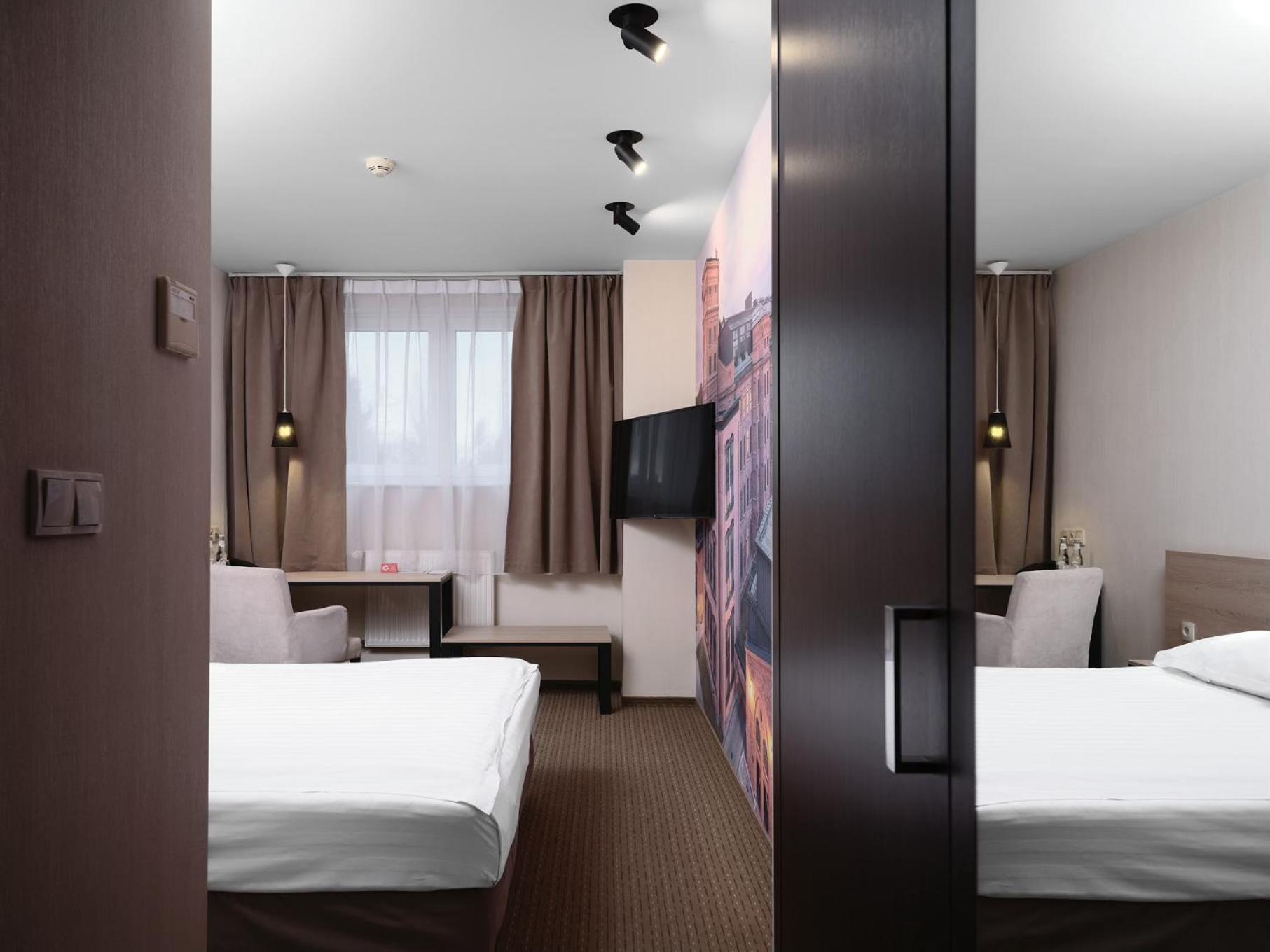 Quadruple Room - Photo 5