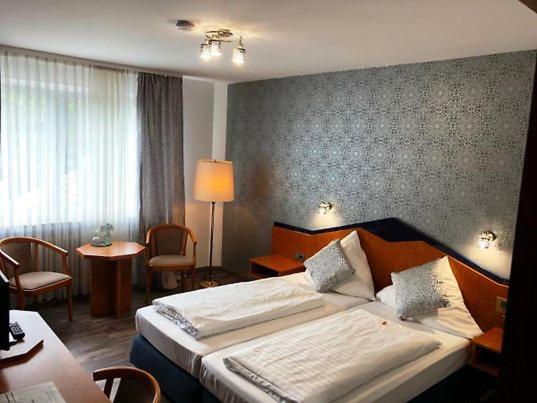 Twin Room - Photo 3