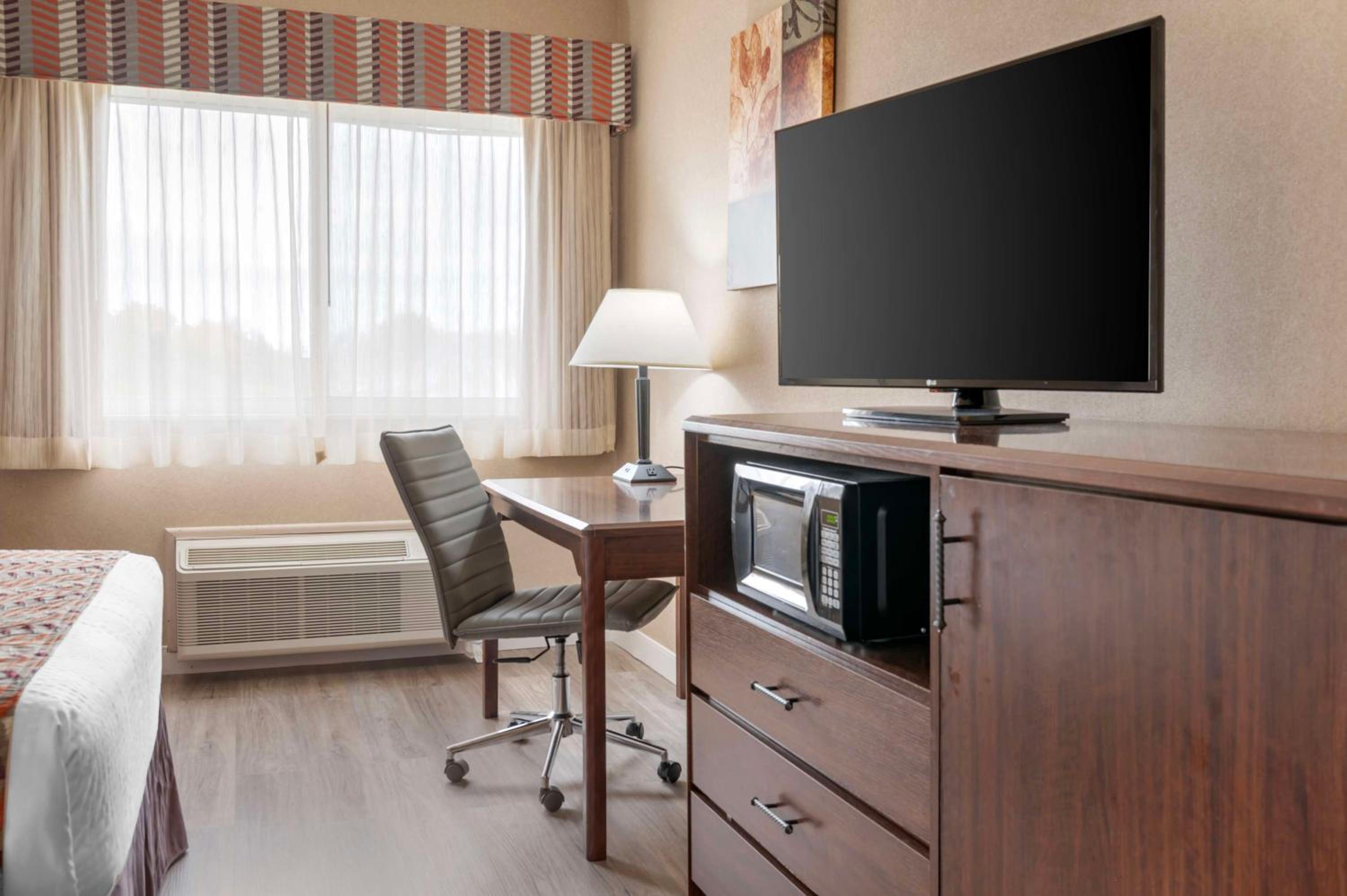 King Room with Bath Tub - Communication Assistance/Non-Smoking photo 1