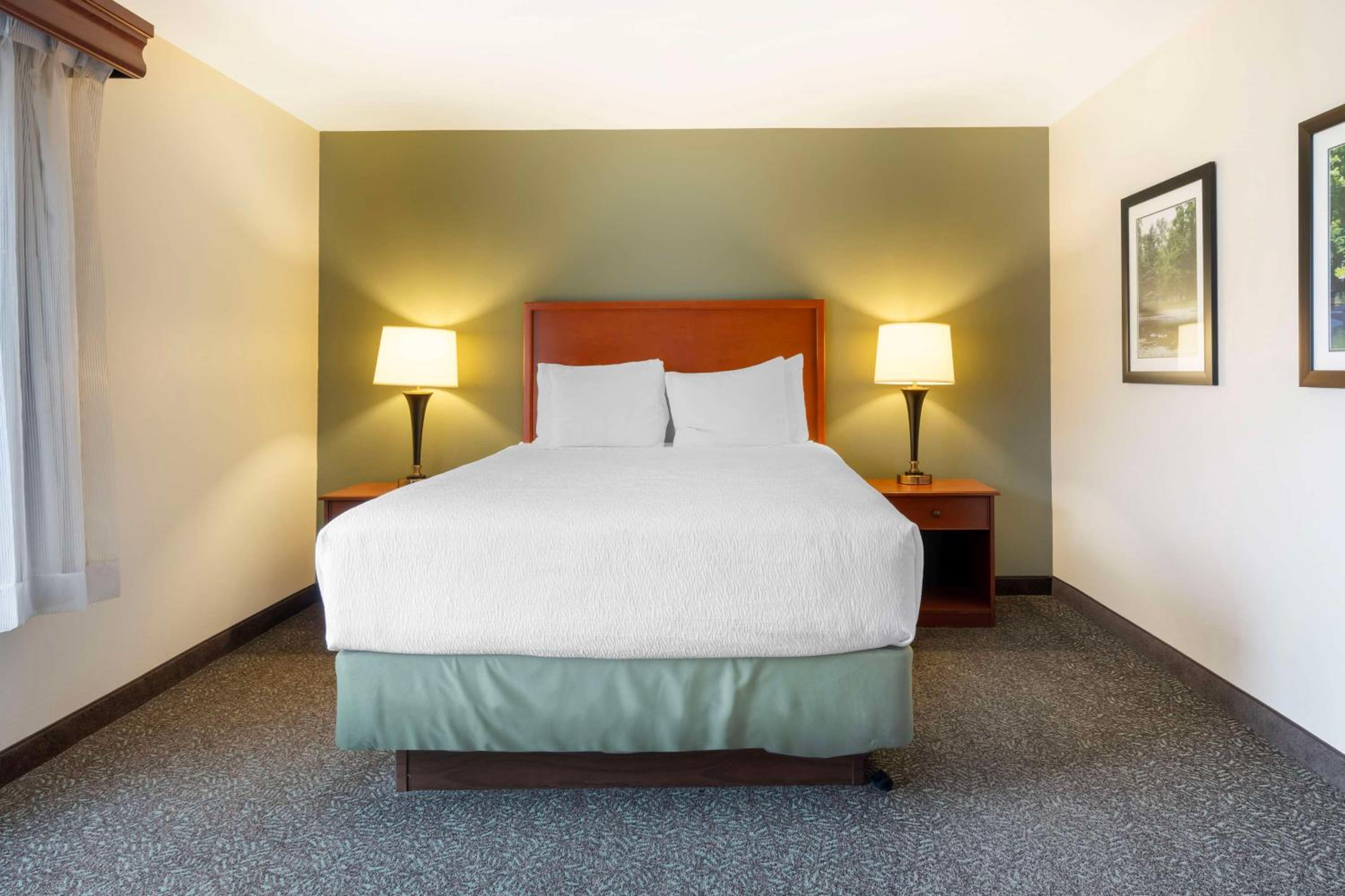 Deluxe Queen Room with Two Queen Beds