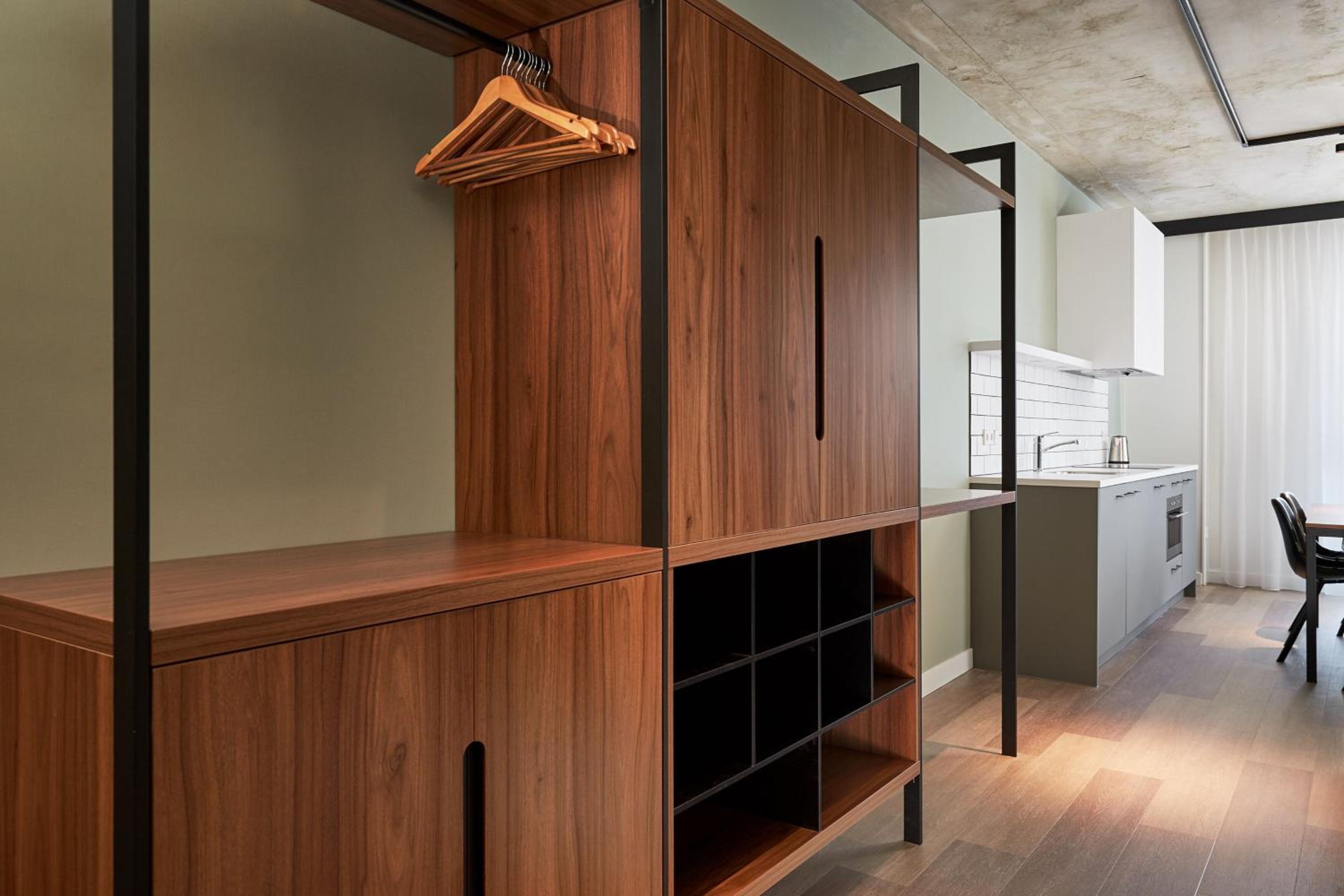 King Studio Apartment - Photo 6