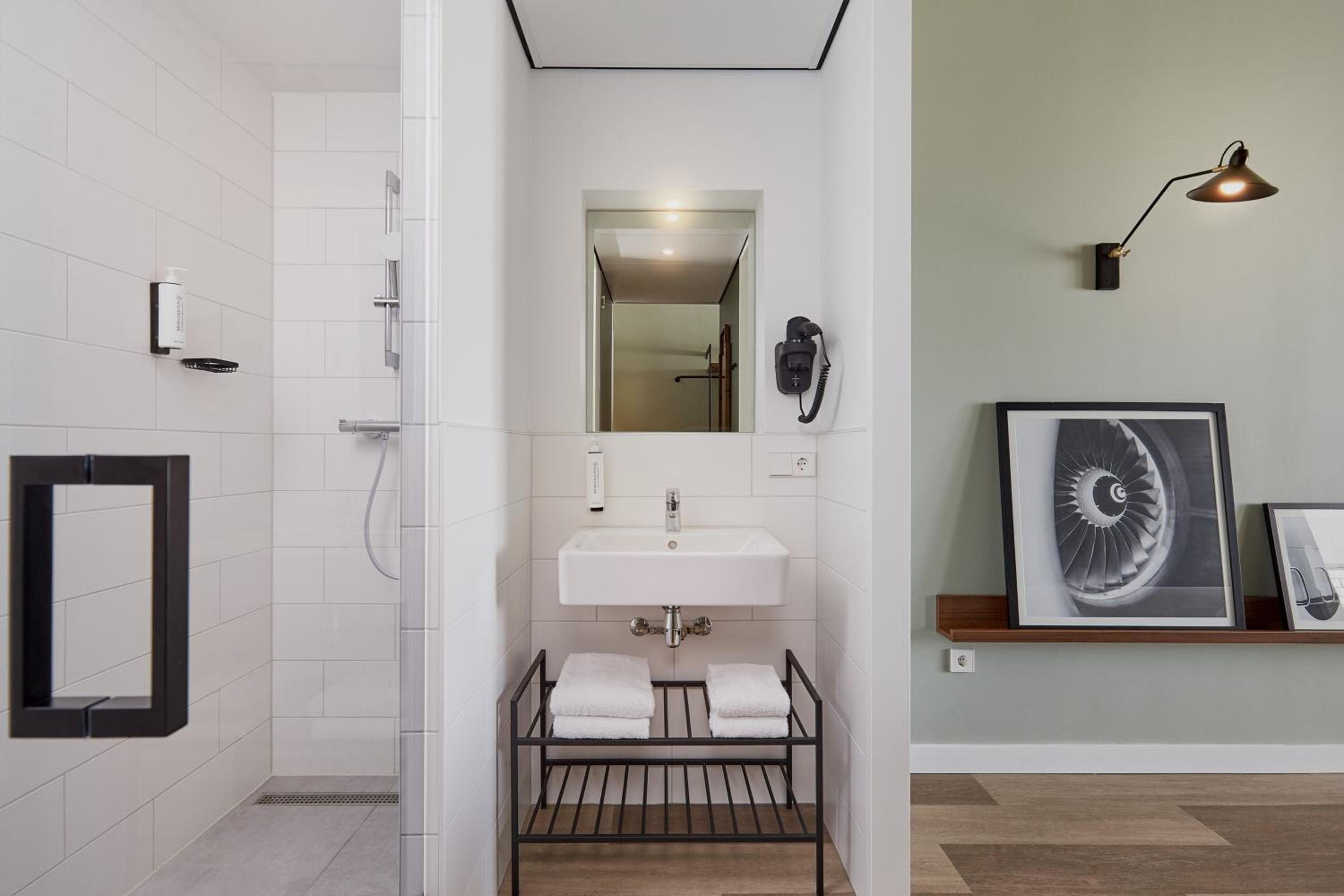 King Studio Apartment - Photo 8
