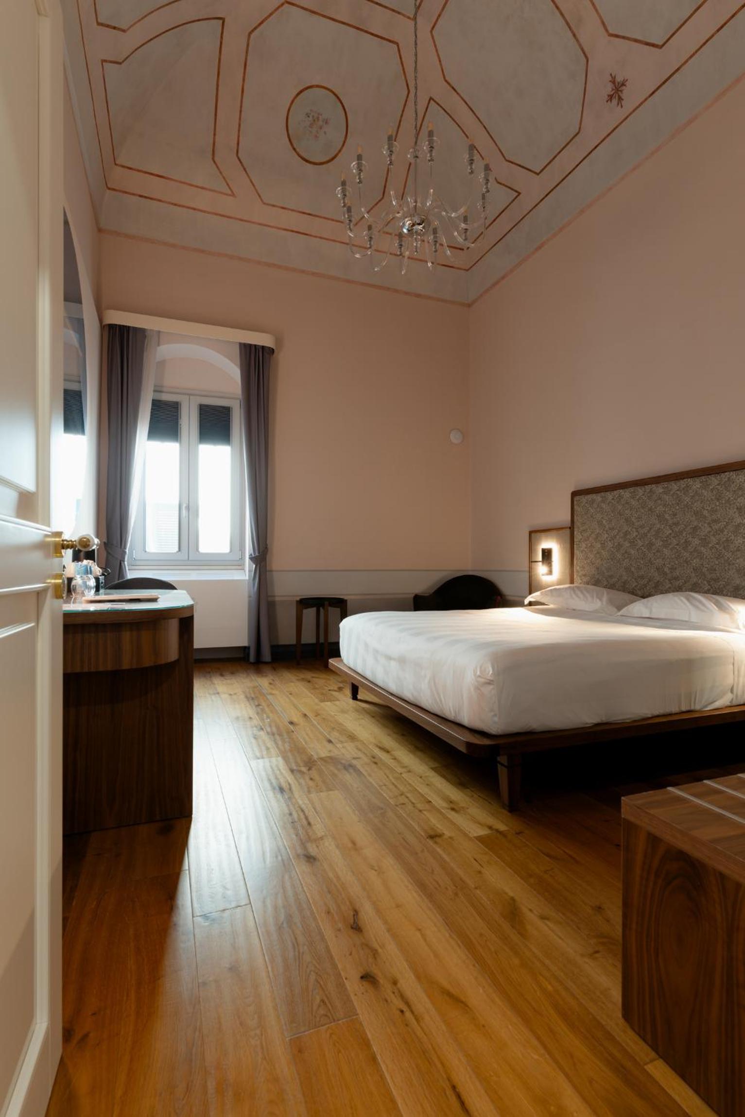Standard King Room - Photo 1