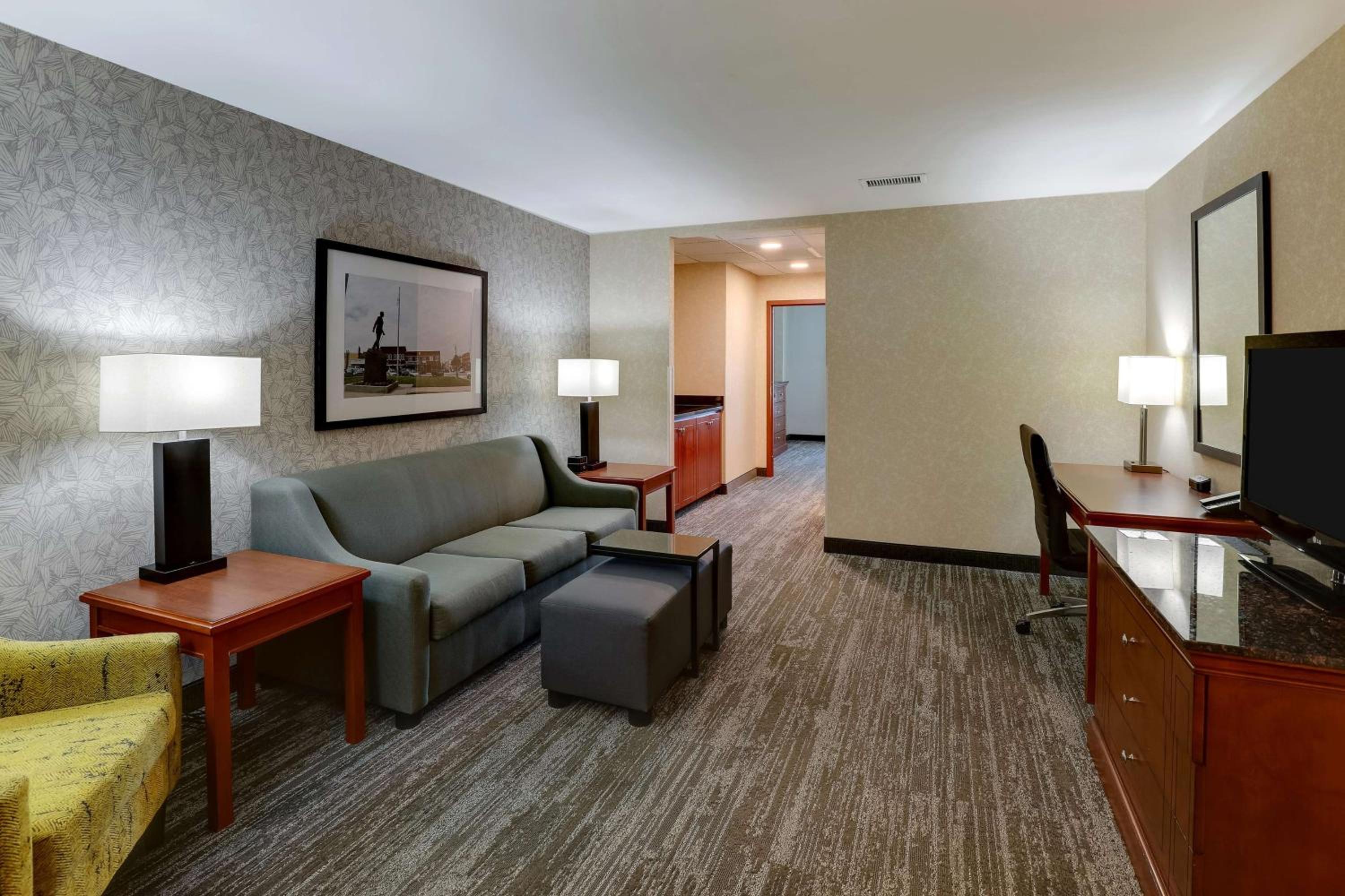 King Suite with Sofa Bed - High Floor photo 1