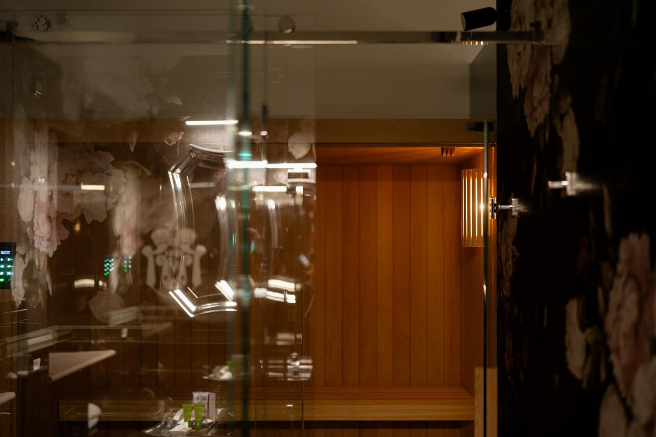 Suite with Sauna - Photo 2