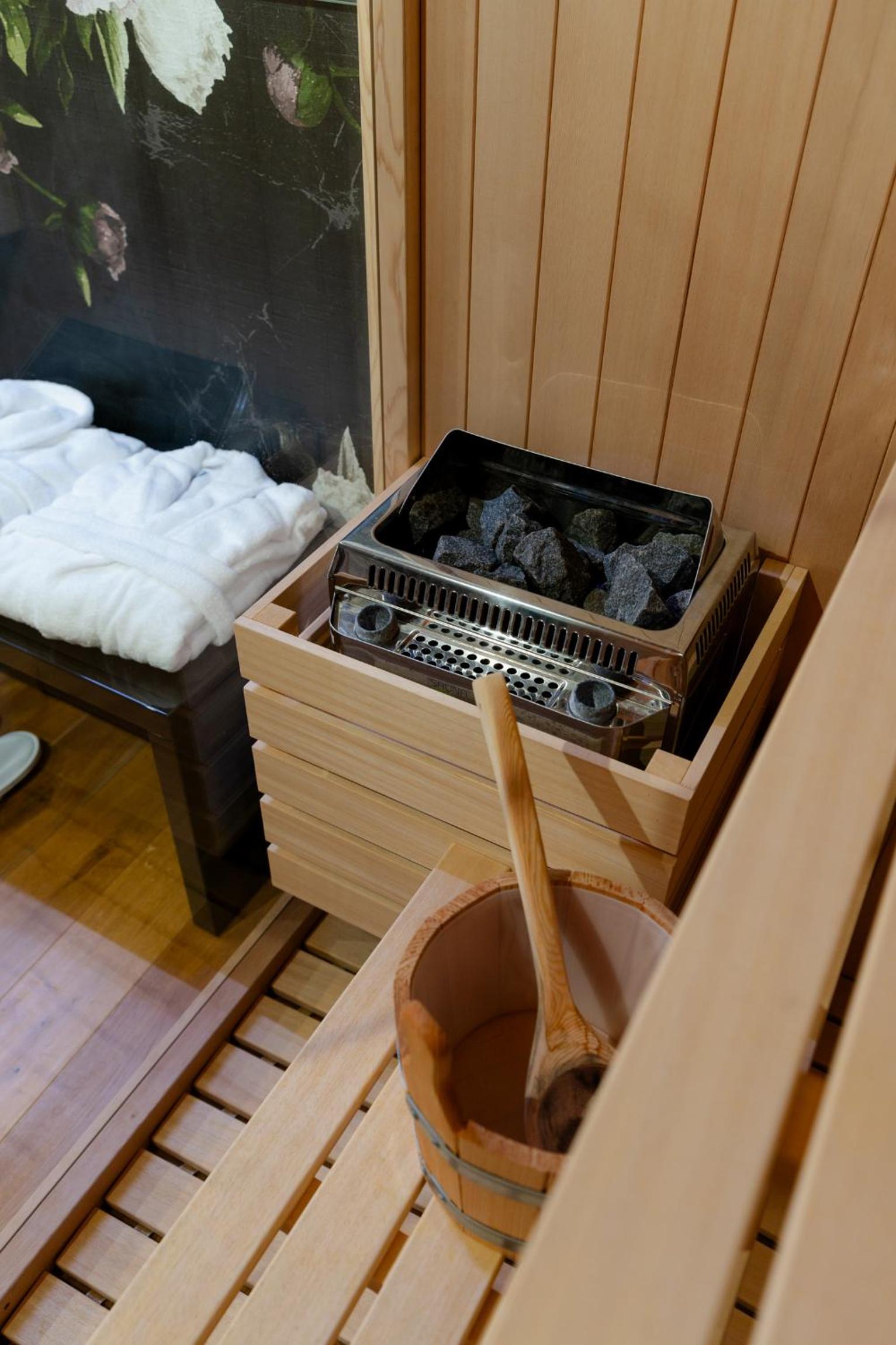 Suite with Sauna - Photo 3