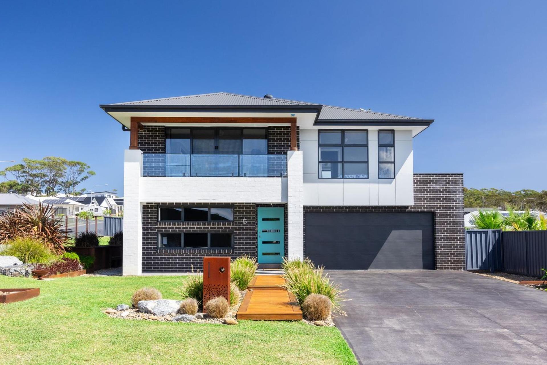 Four-Bedroom House photo 2