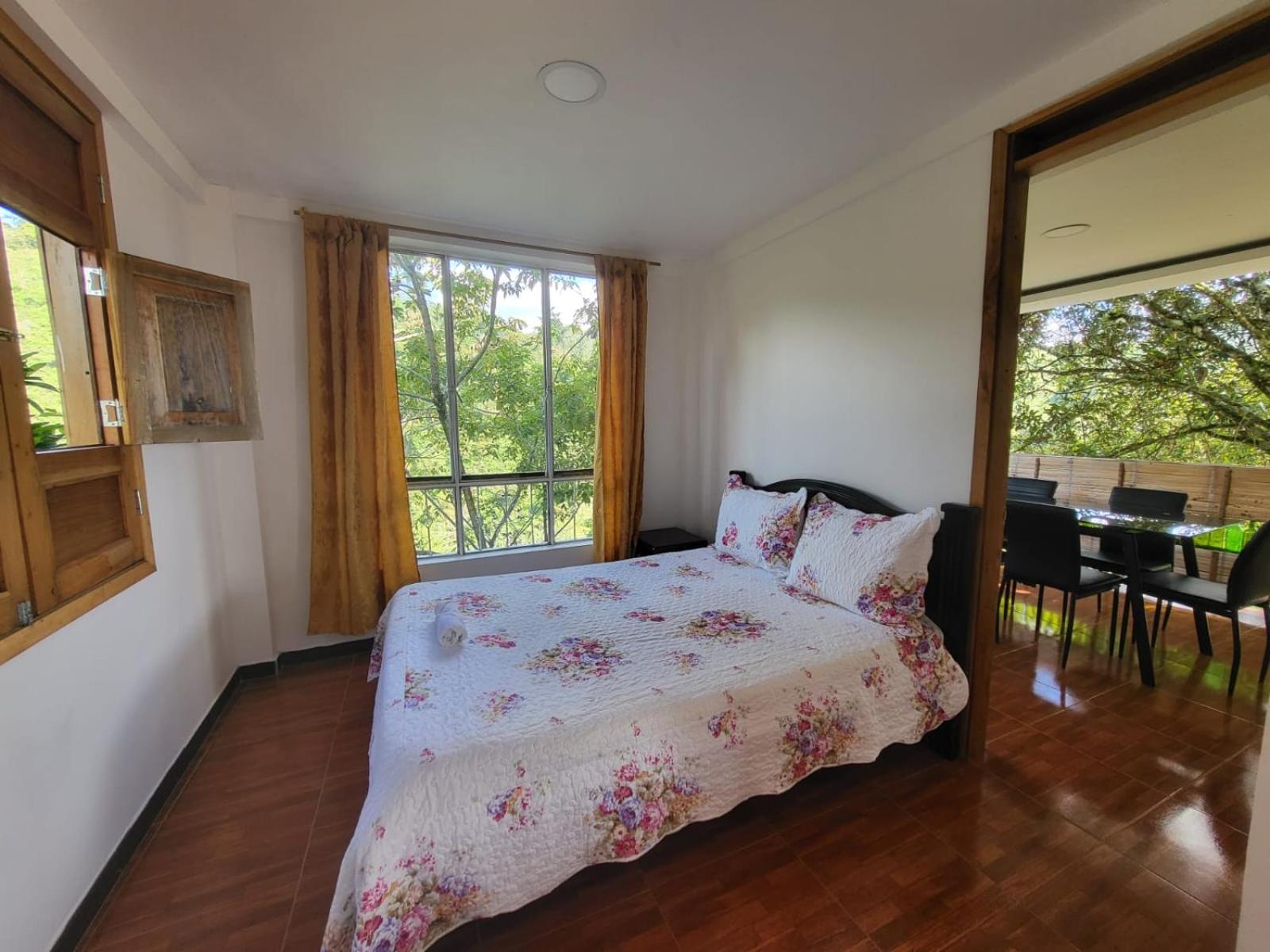 Quadruple Room with Private Bathroom photo 2