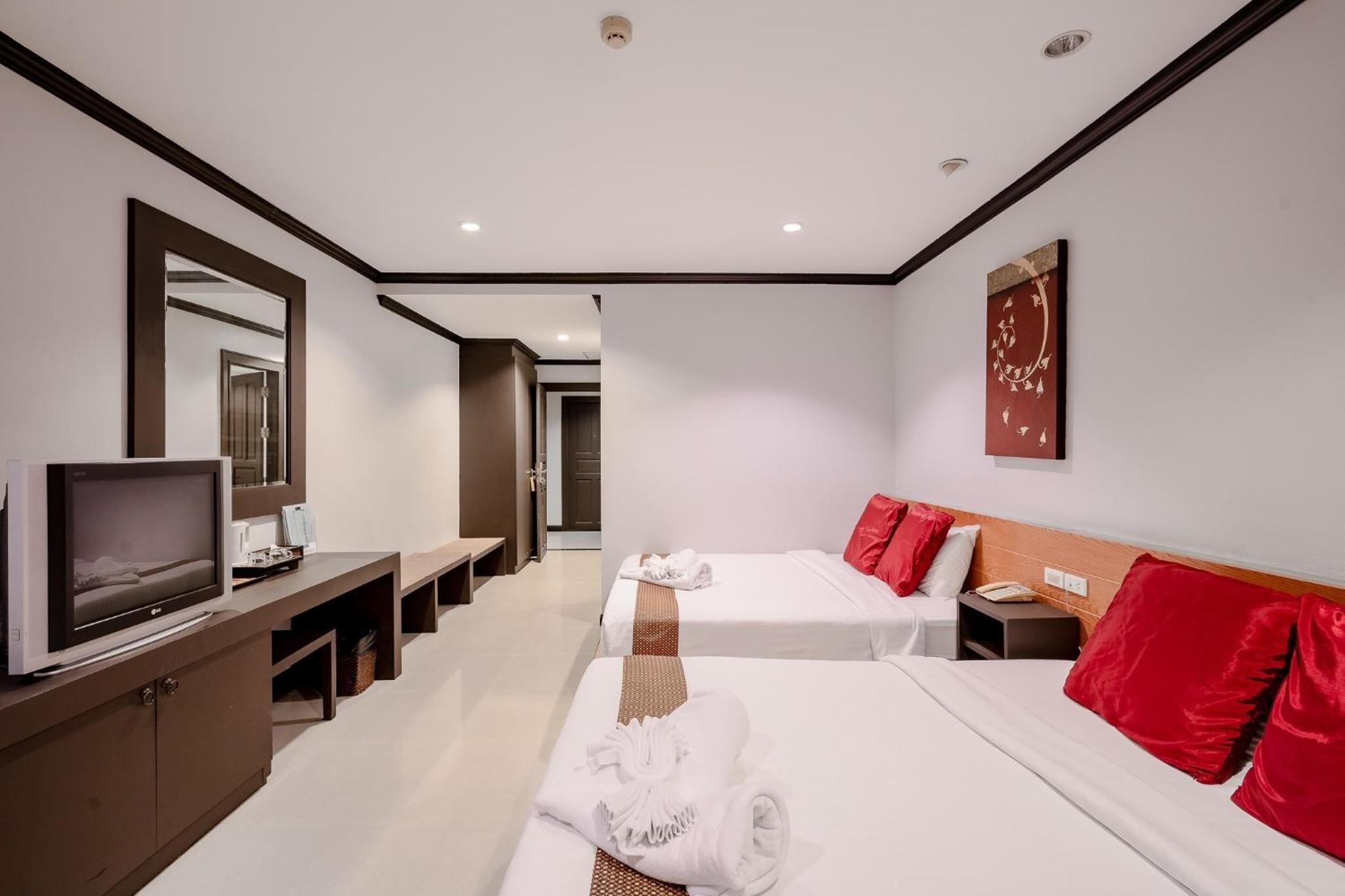 Family Room - Photo 7