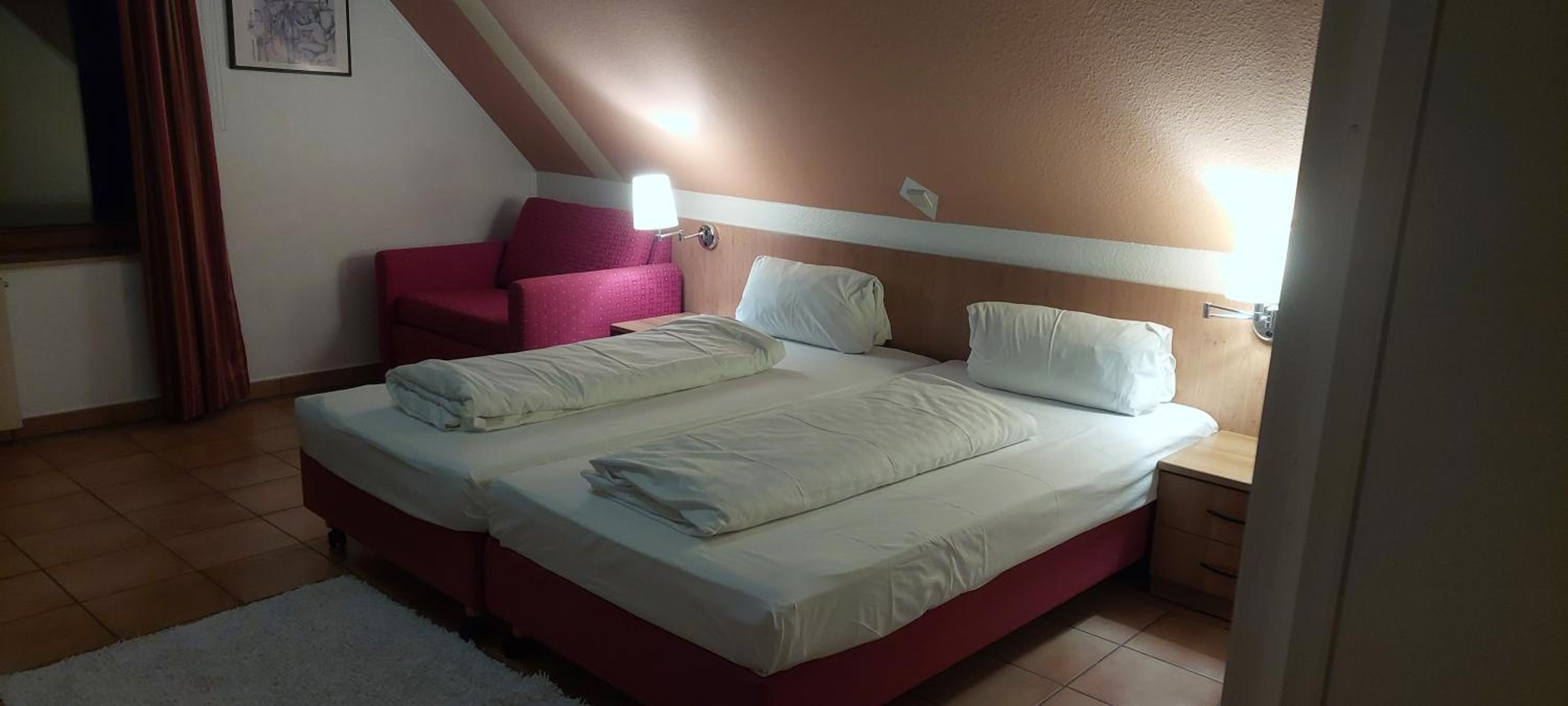 Double or Twin Room - Photo 5