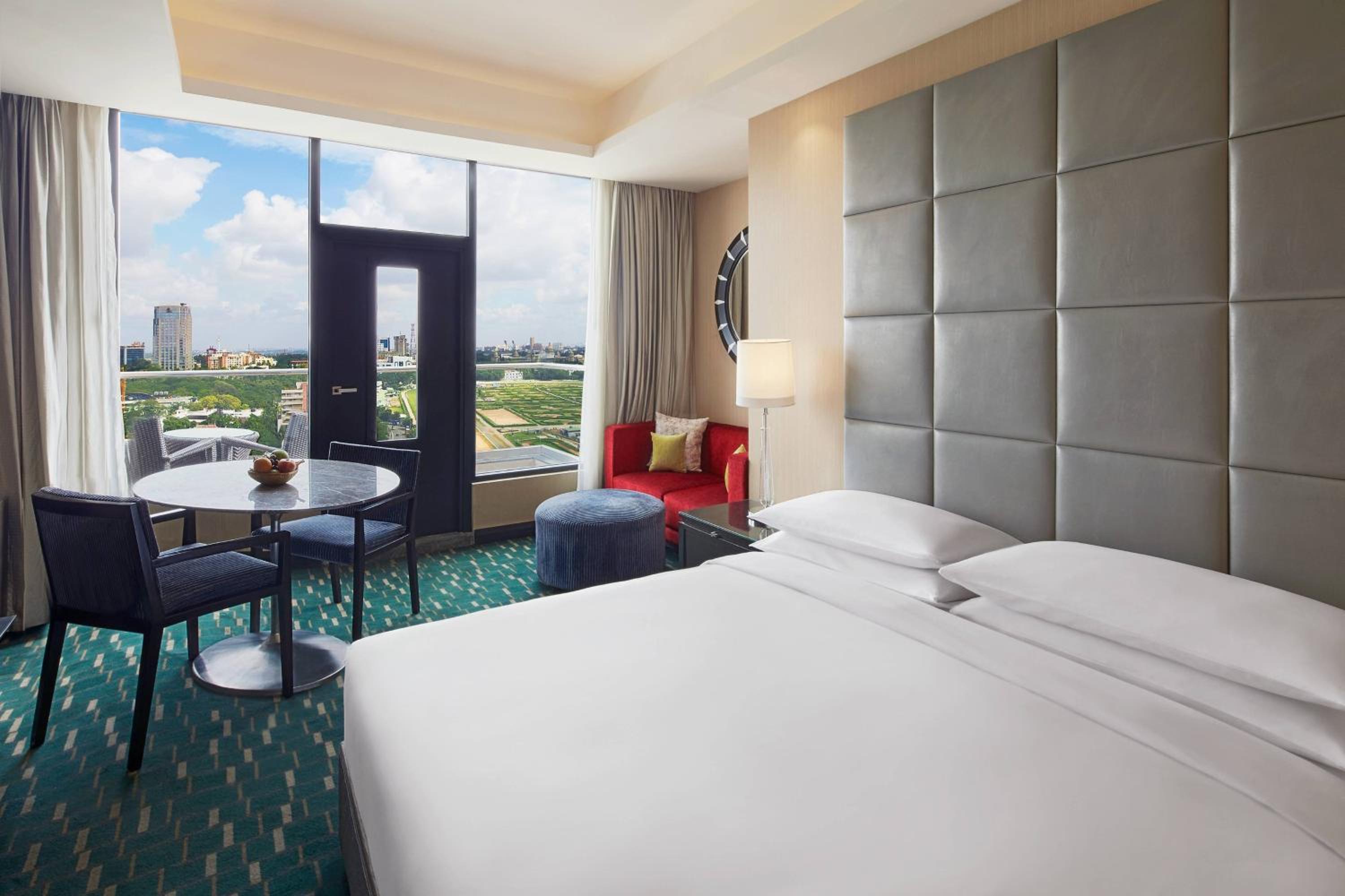King Room with Balcony and Lounge Access