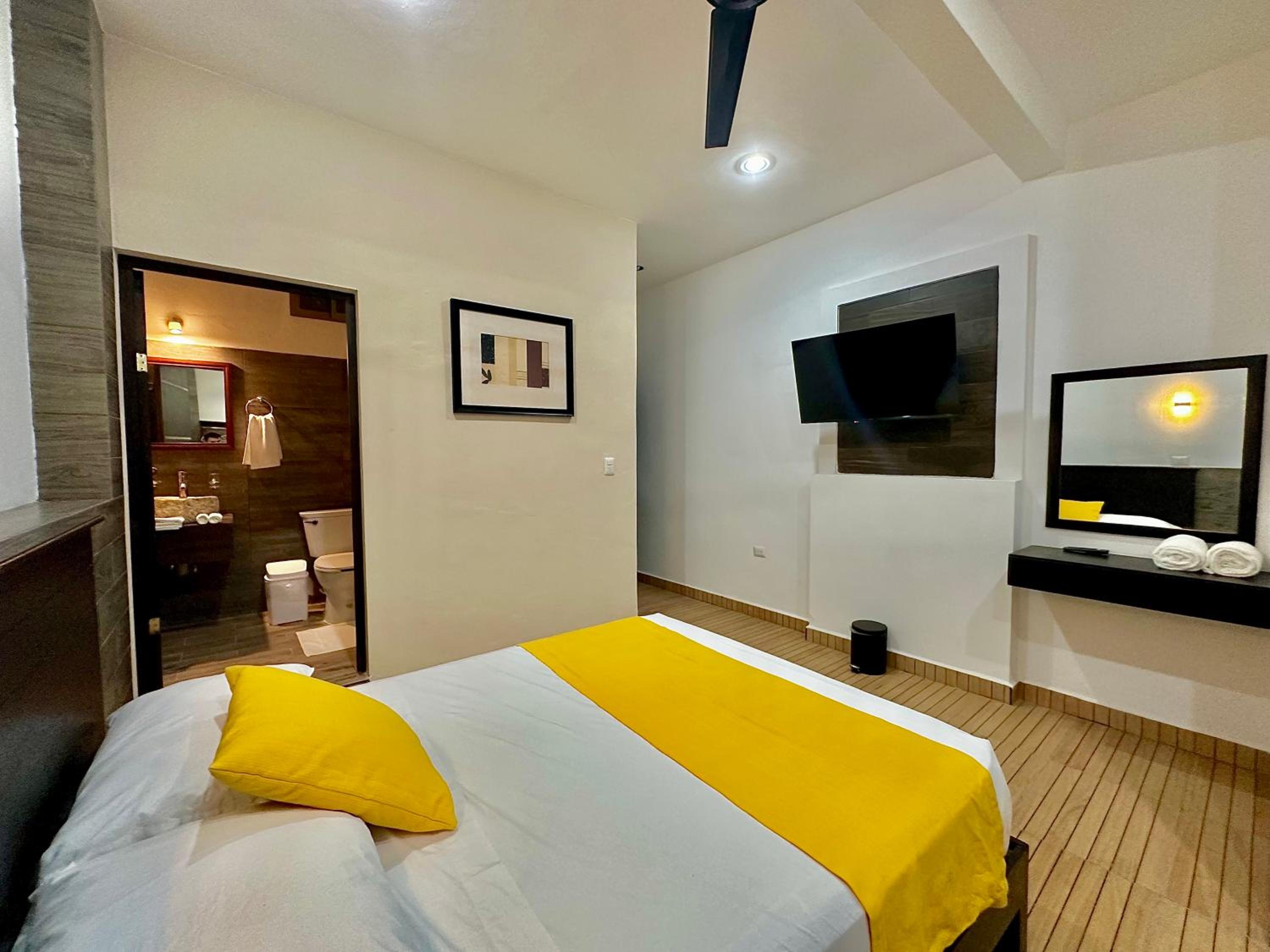 Deluxe Queen Room photo 3