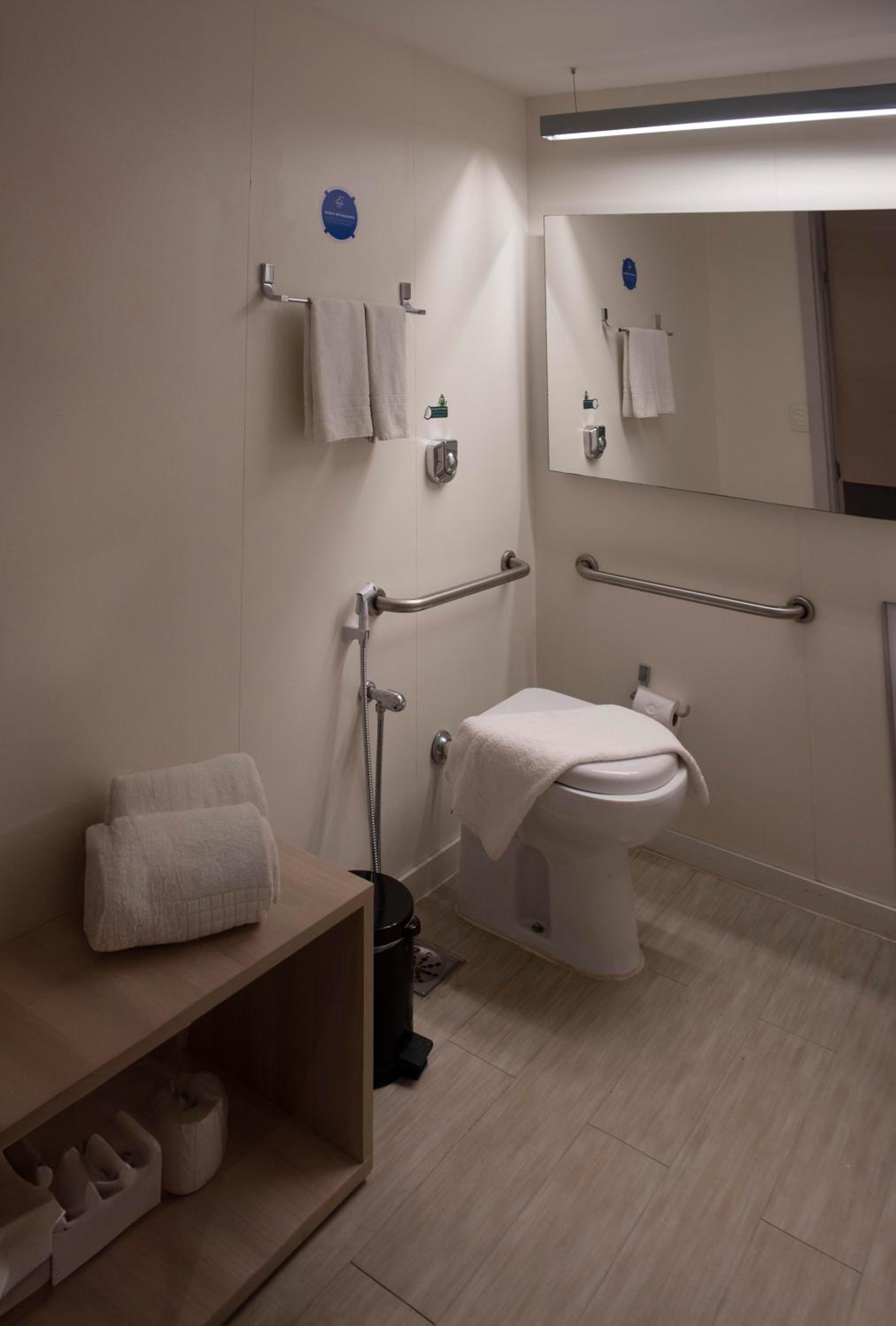 Quarto Superior com 3 Camas de Solteiro photo 2