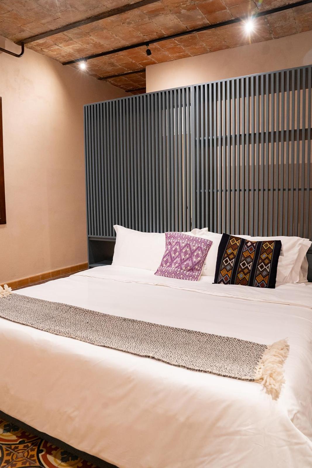 Double Room - Photo 6