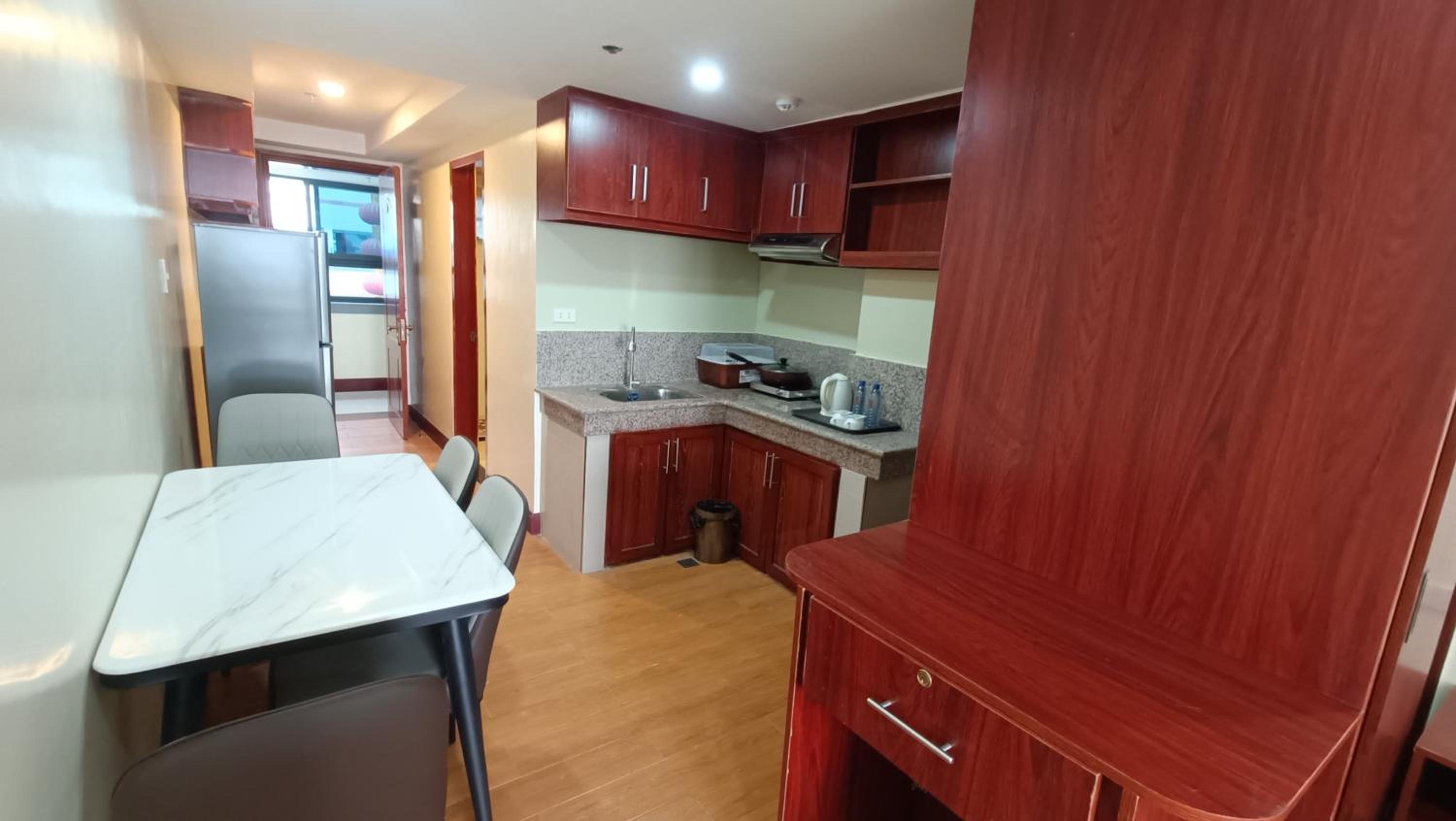 Deluxe Double Room with Balcony - Photo 4