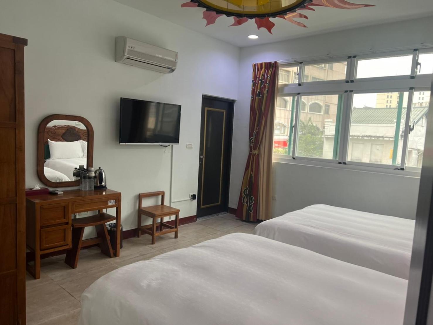 Quadruple Room with Balcony photo 3