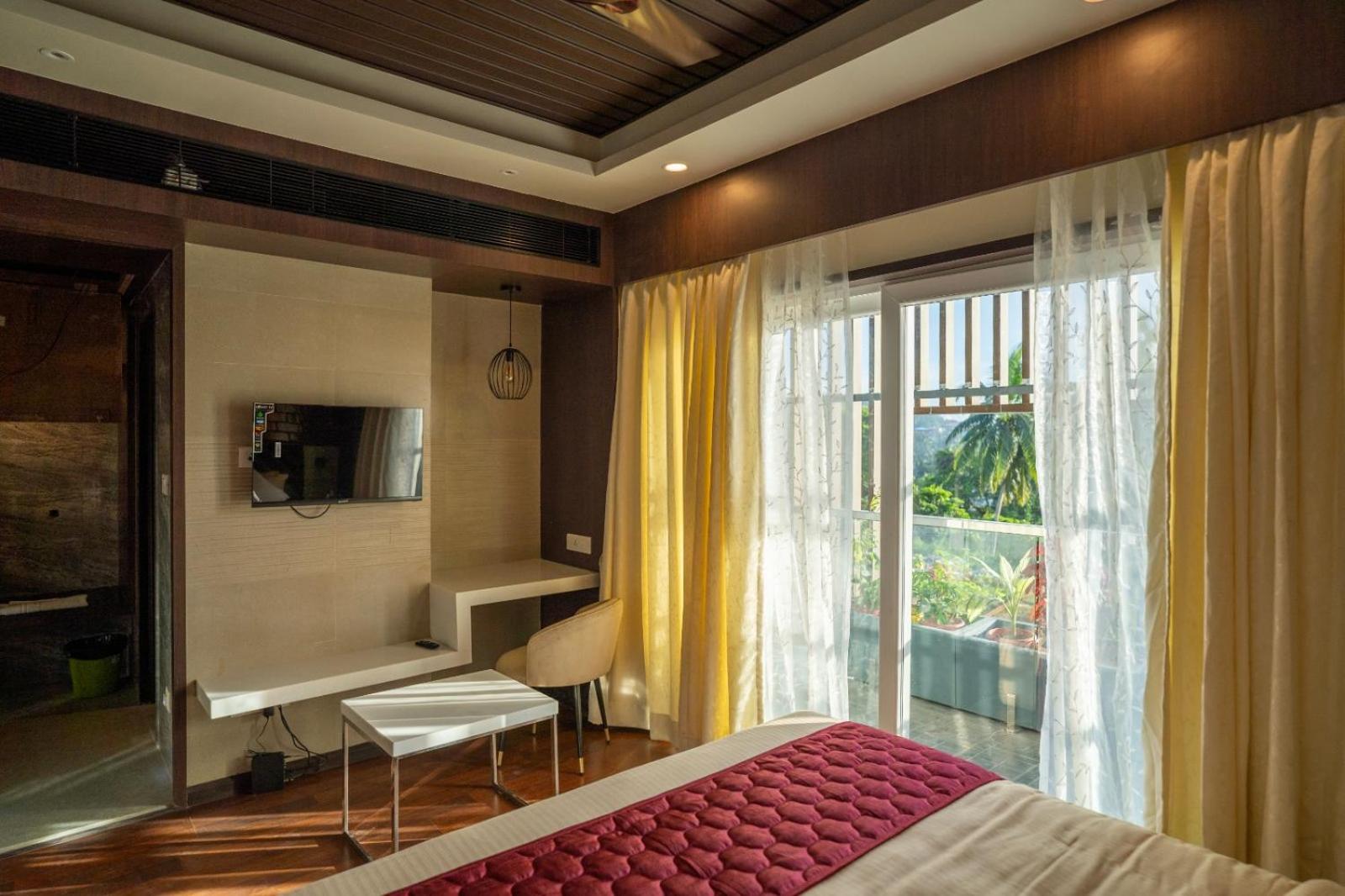 Suite with Balcony