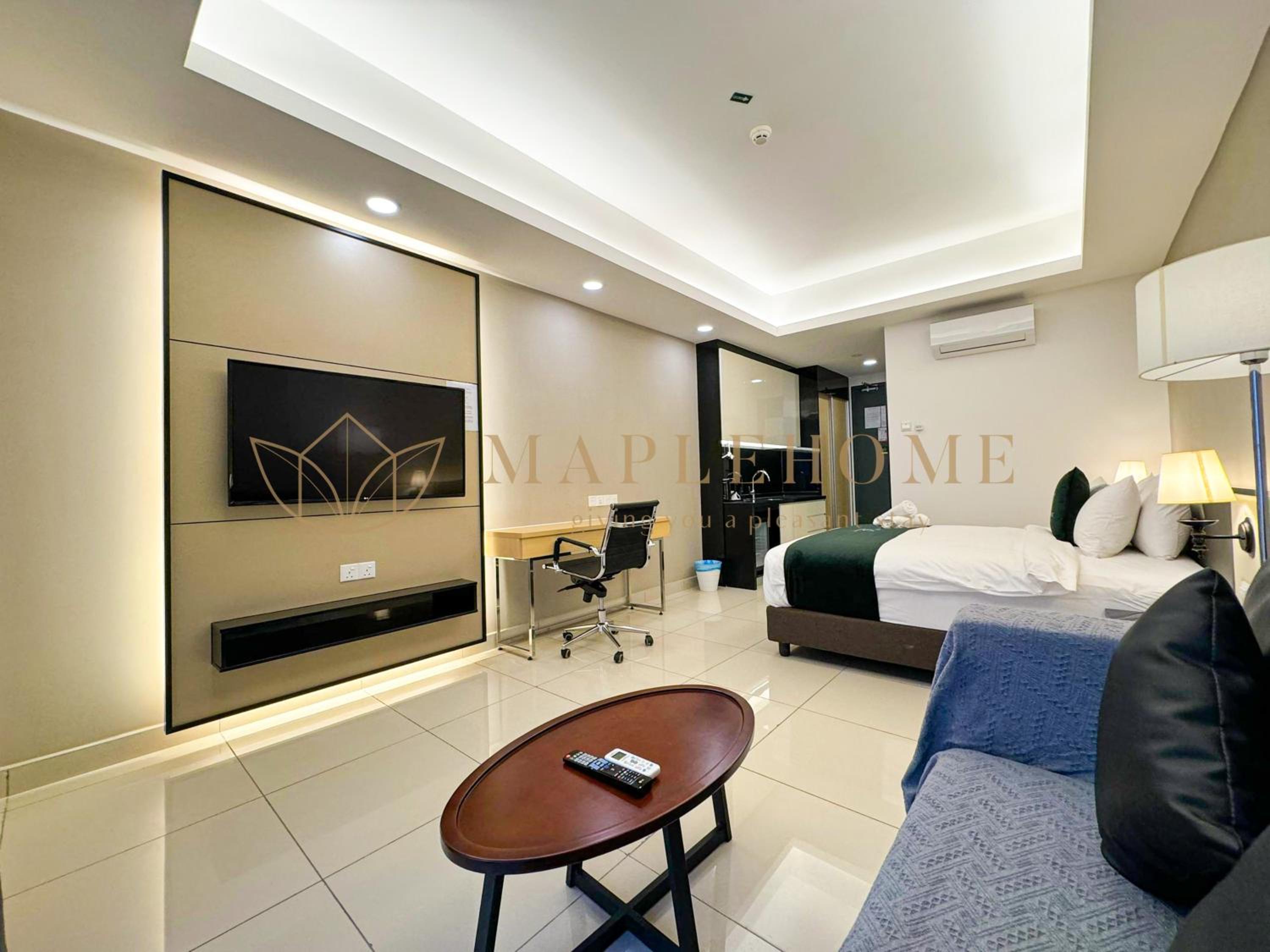 Premier Queen Suite - Photo 11