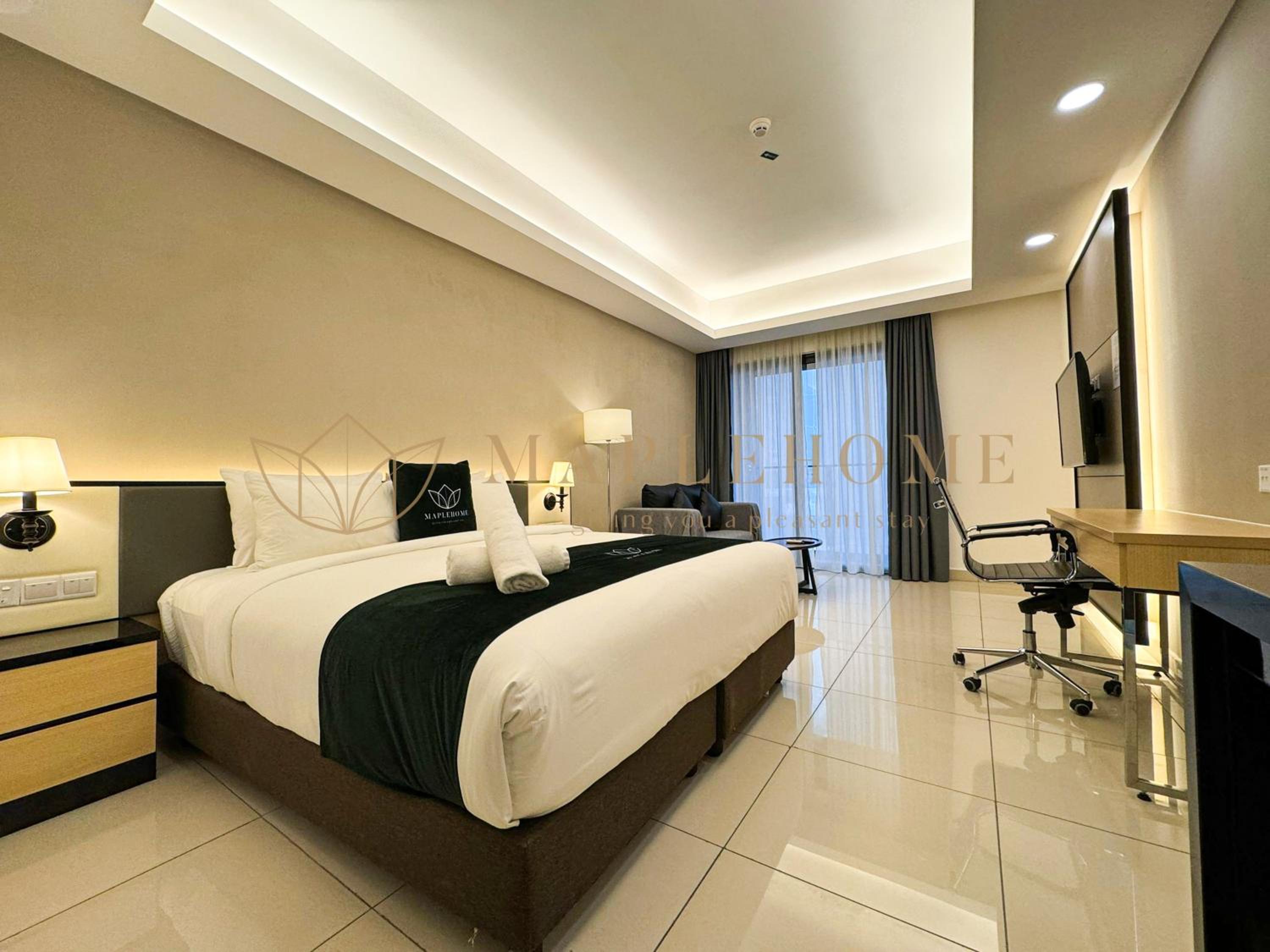 Premier Queen Suite - Photo 12