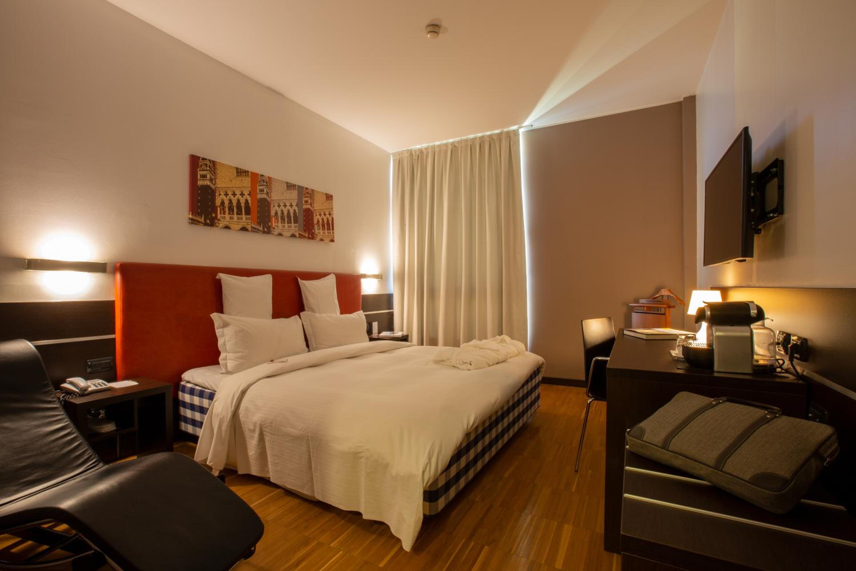 Executive Double or Twin Room photo 3