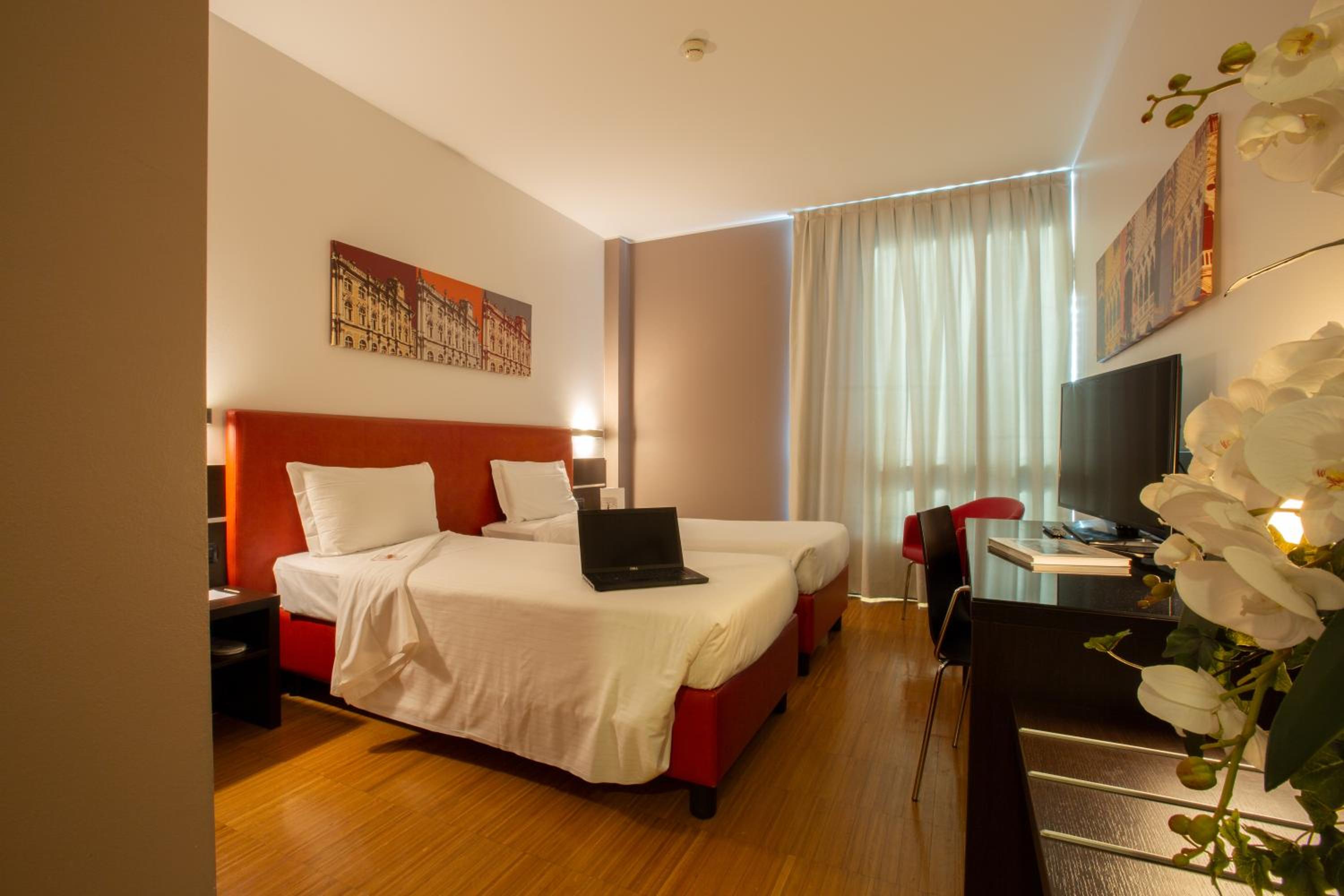 Classic Double or Twin Room - Photo 1