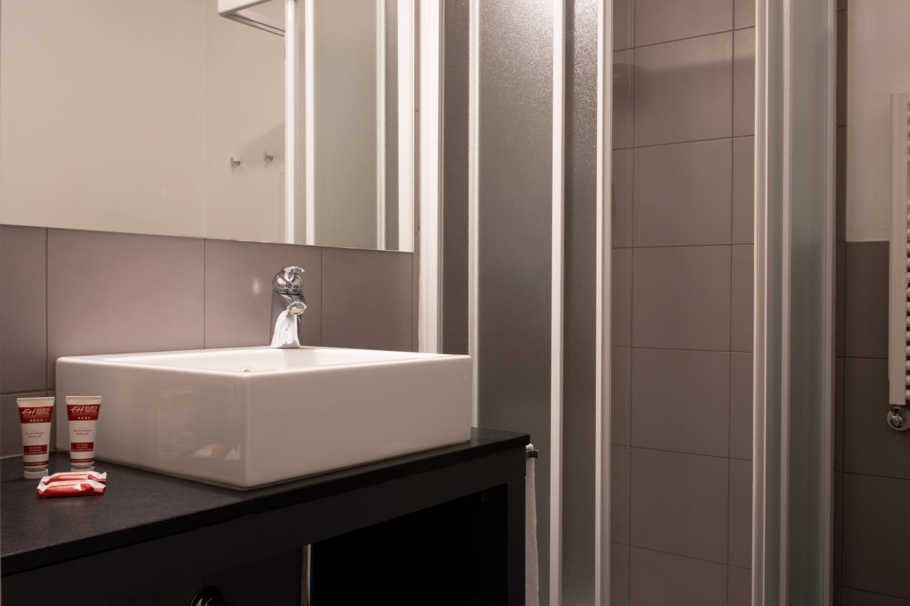 One-Bedroom Apartment - Photo 10