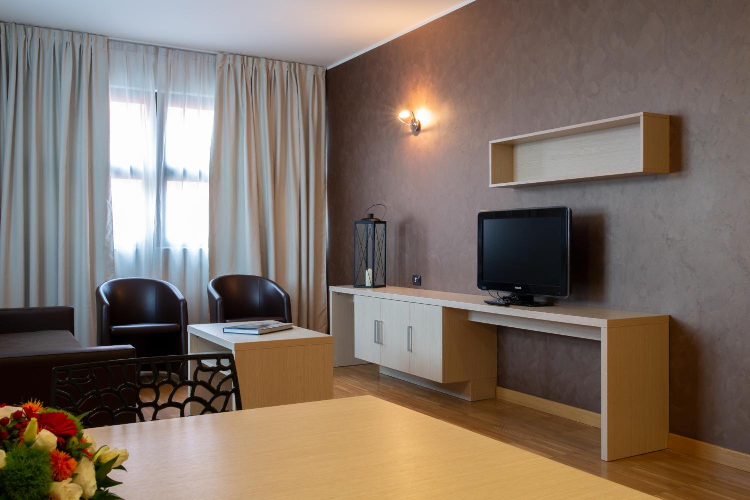 One-Bedroom Apartment - Photo 5