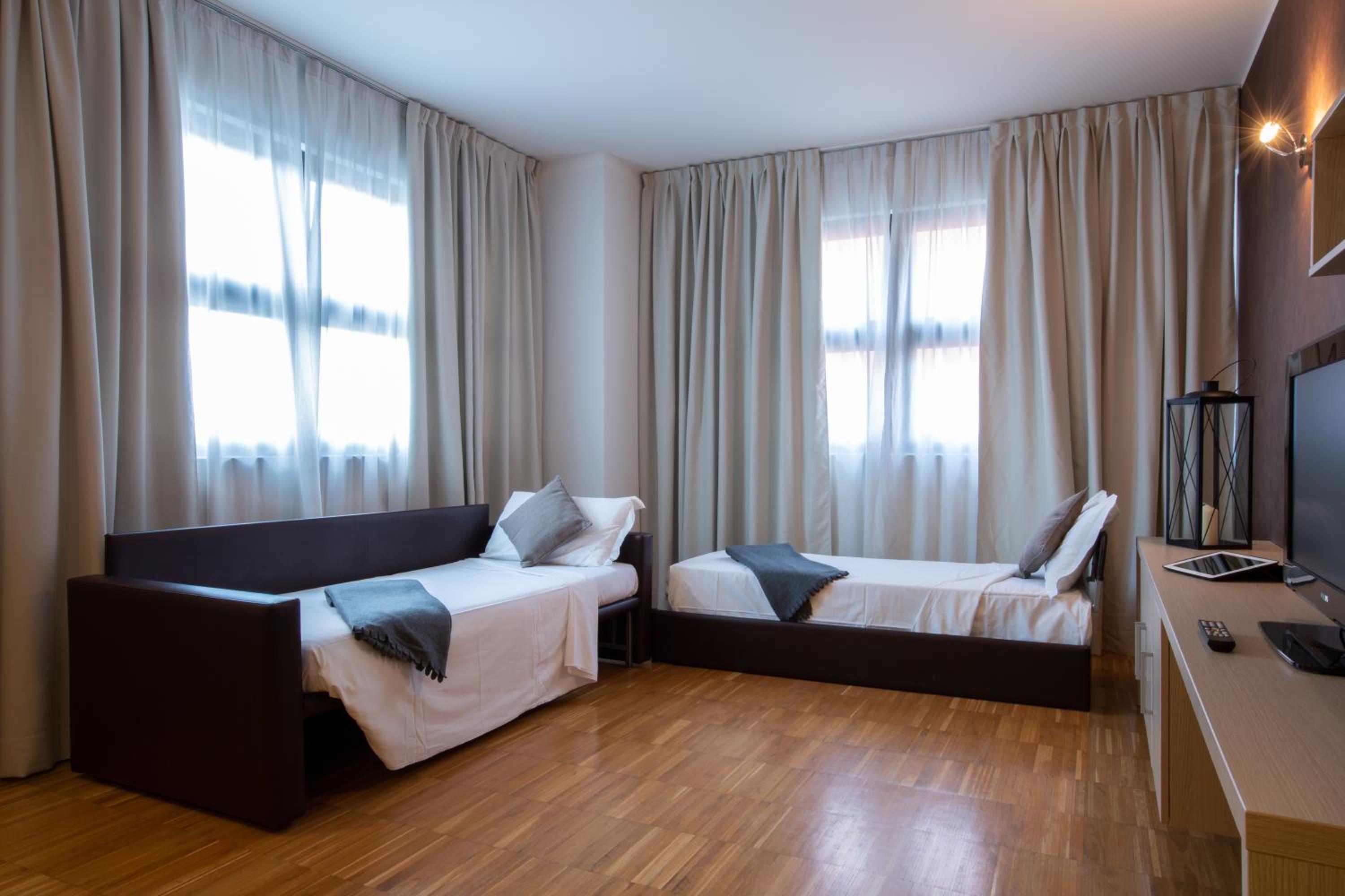 One-Bedroom Apartment - Photo 6