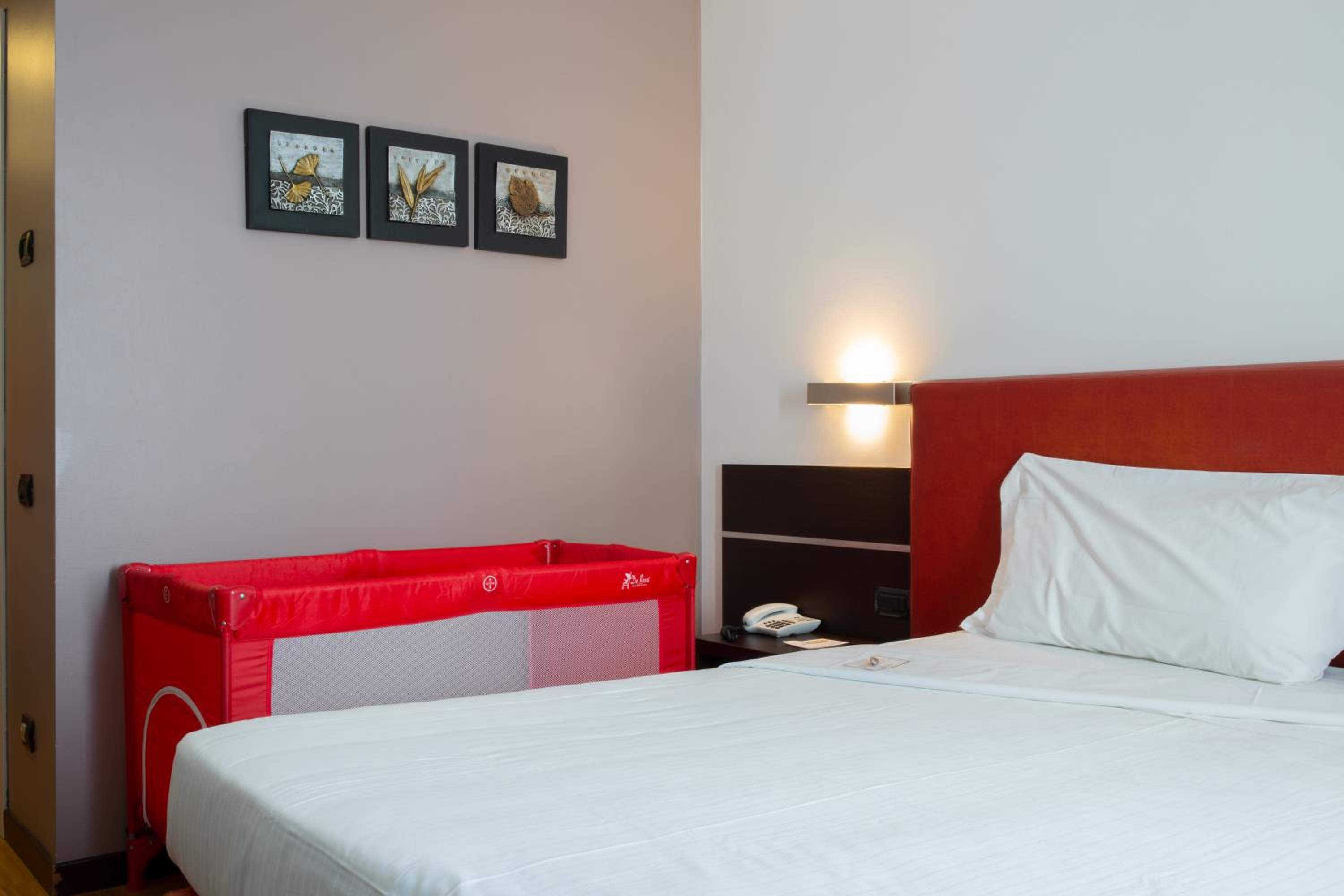 Classic Double or Twin Room - Photo 6