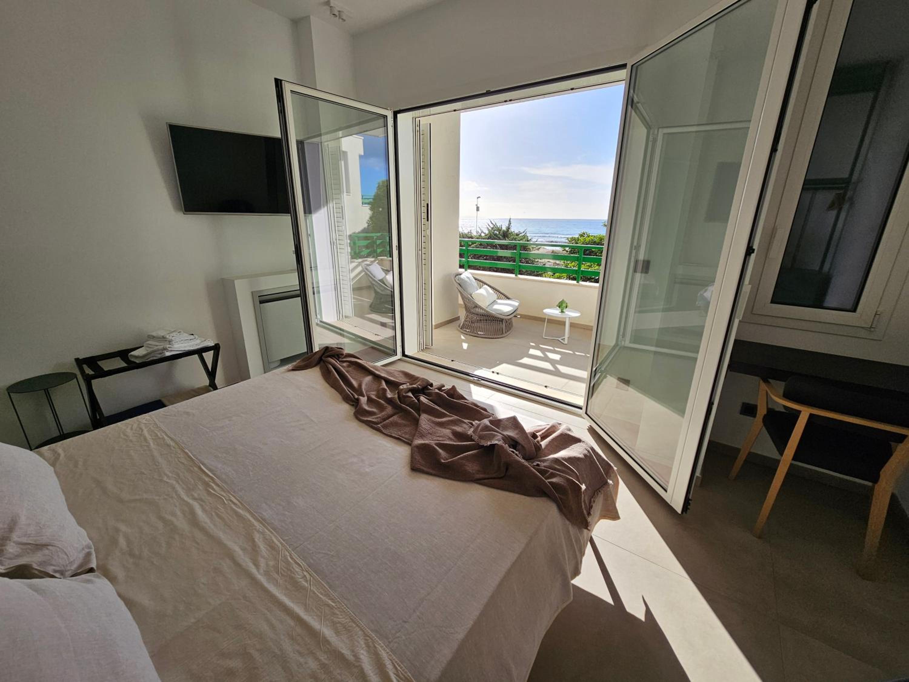 King Room with Sea View - Photo 1