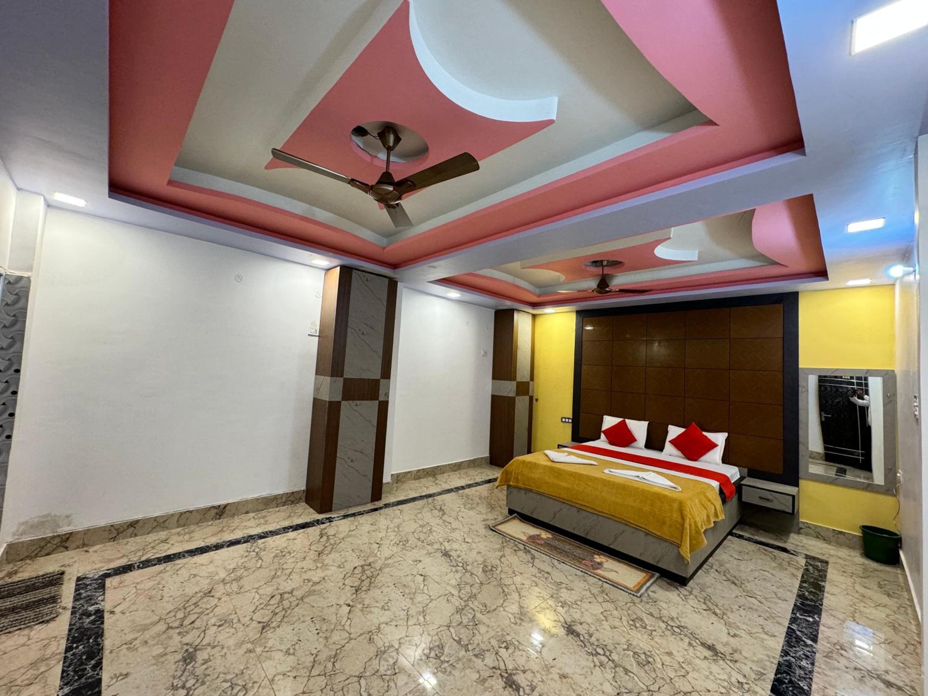 Deluxe Queen Suite