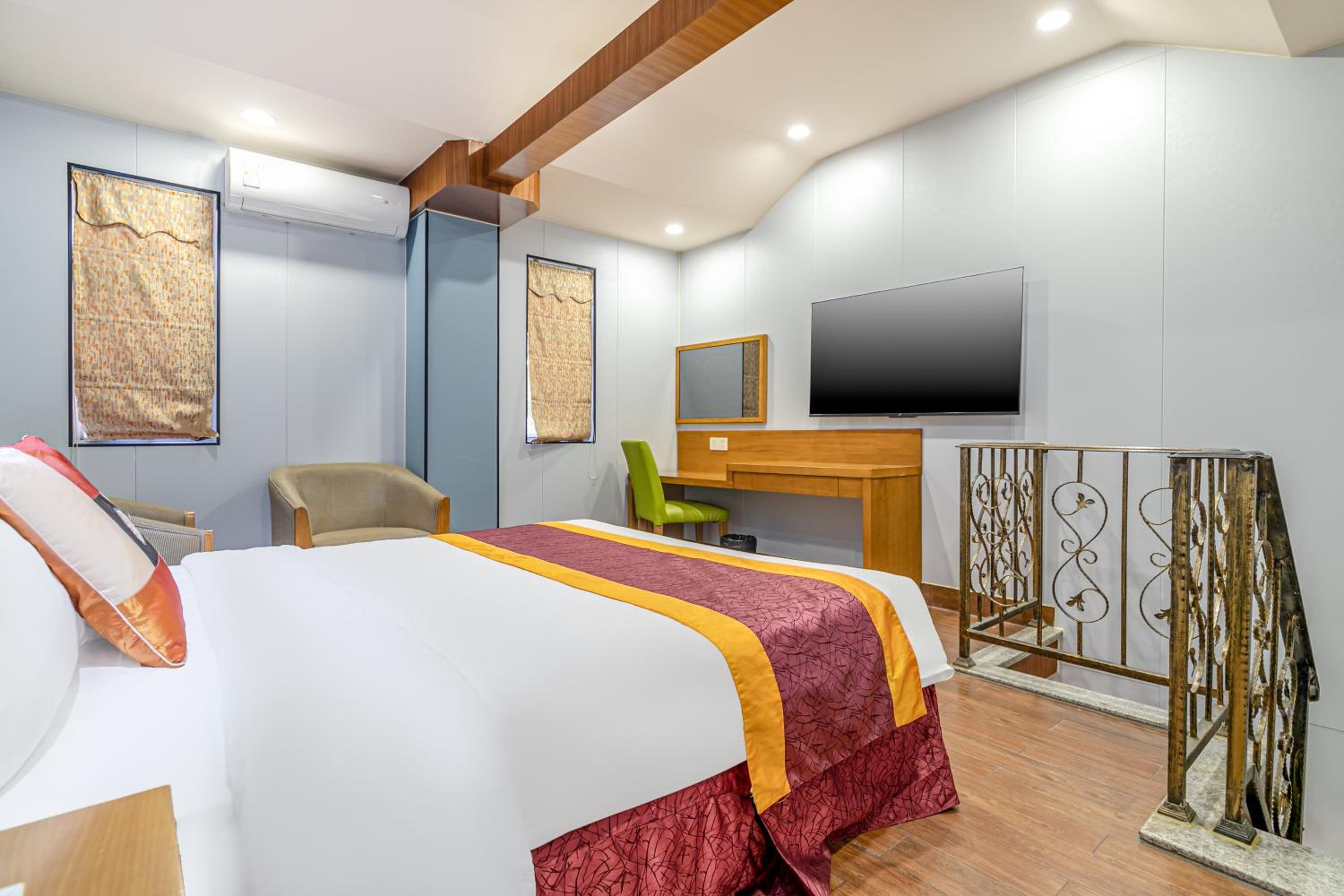 Duplex Suite Queen Bed