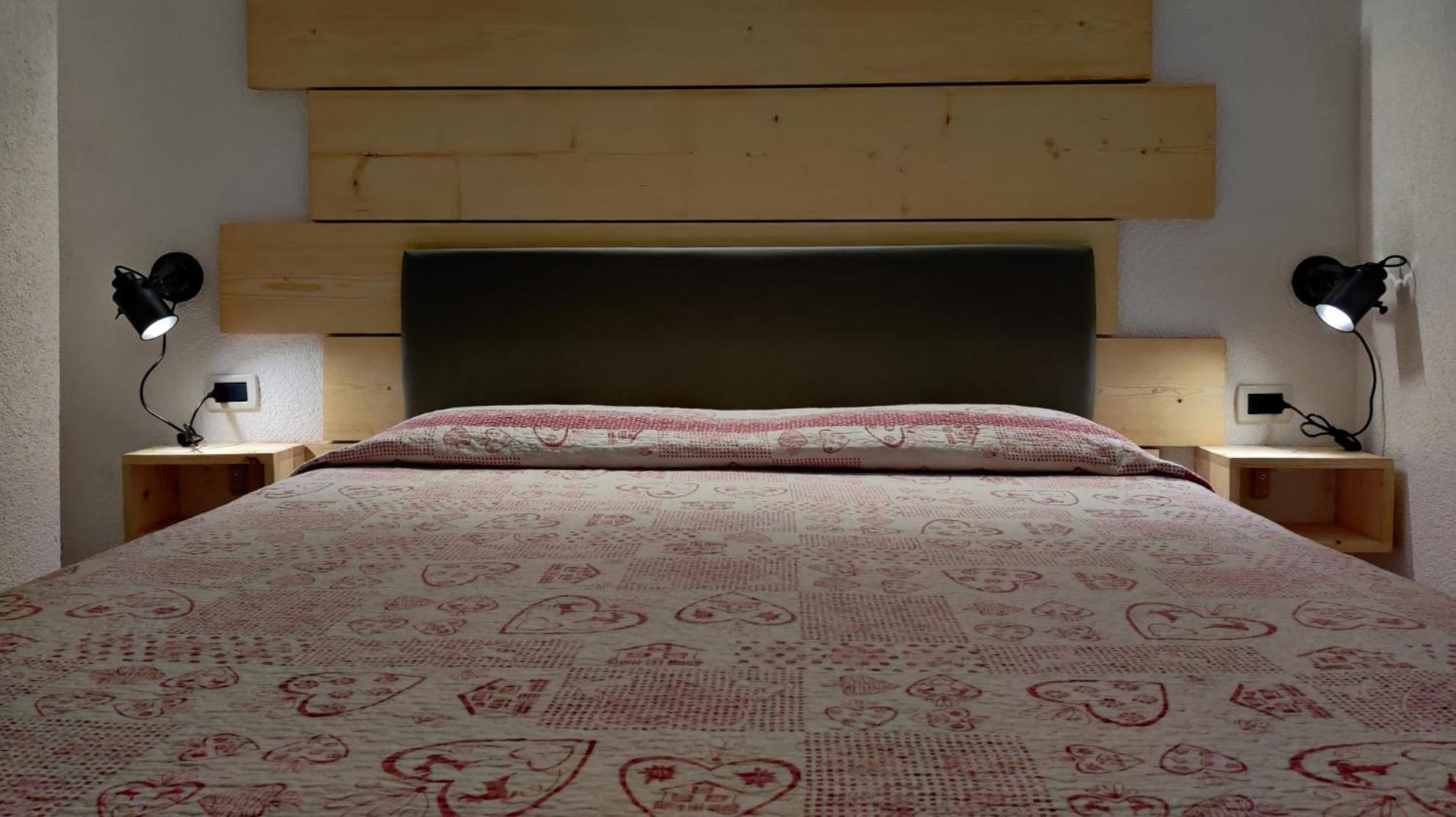 Queen Room with Balcony photo 1