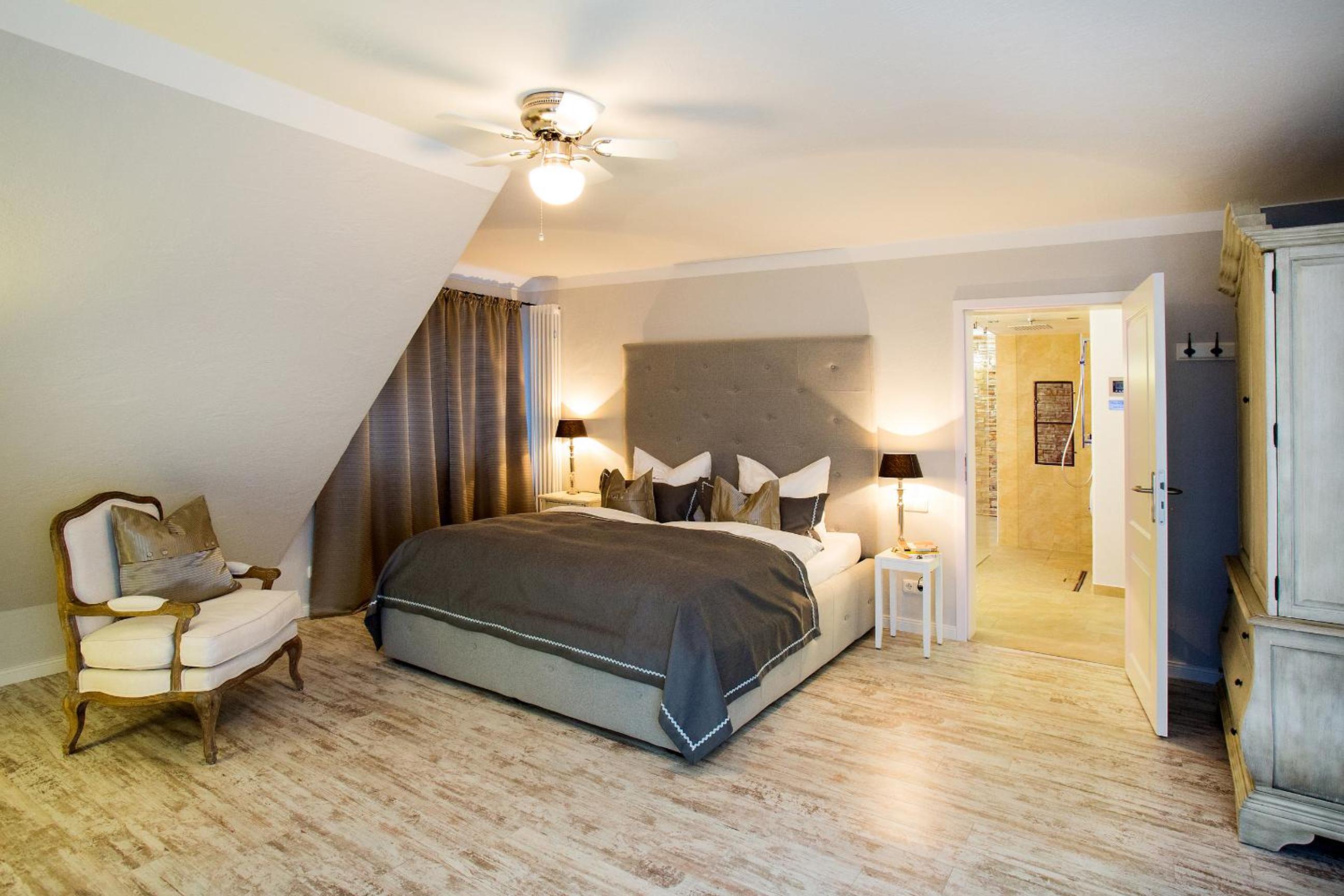 Deluxe Suite photo 2