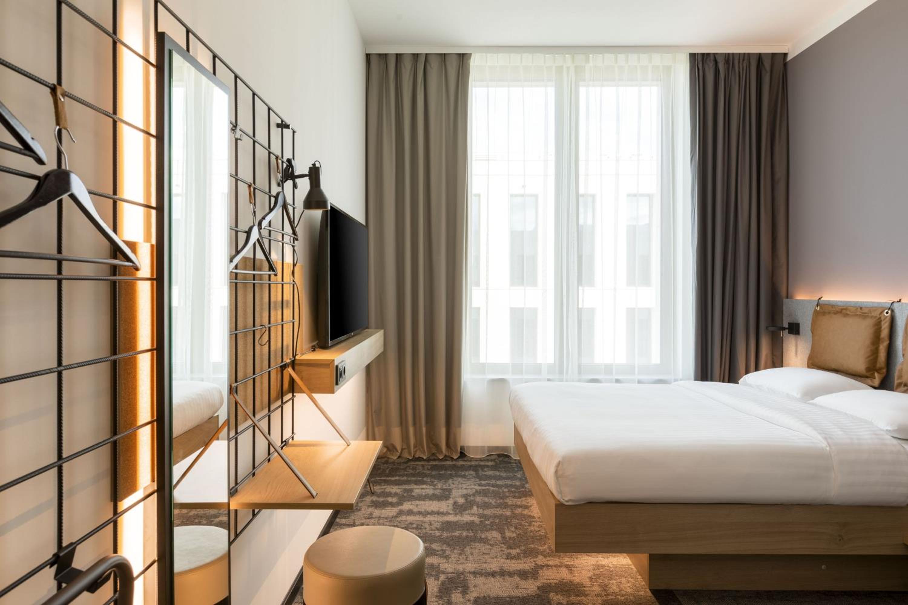 Moxy Family Room