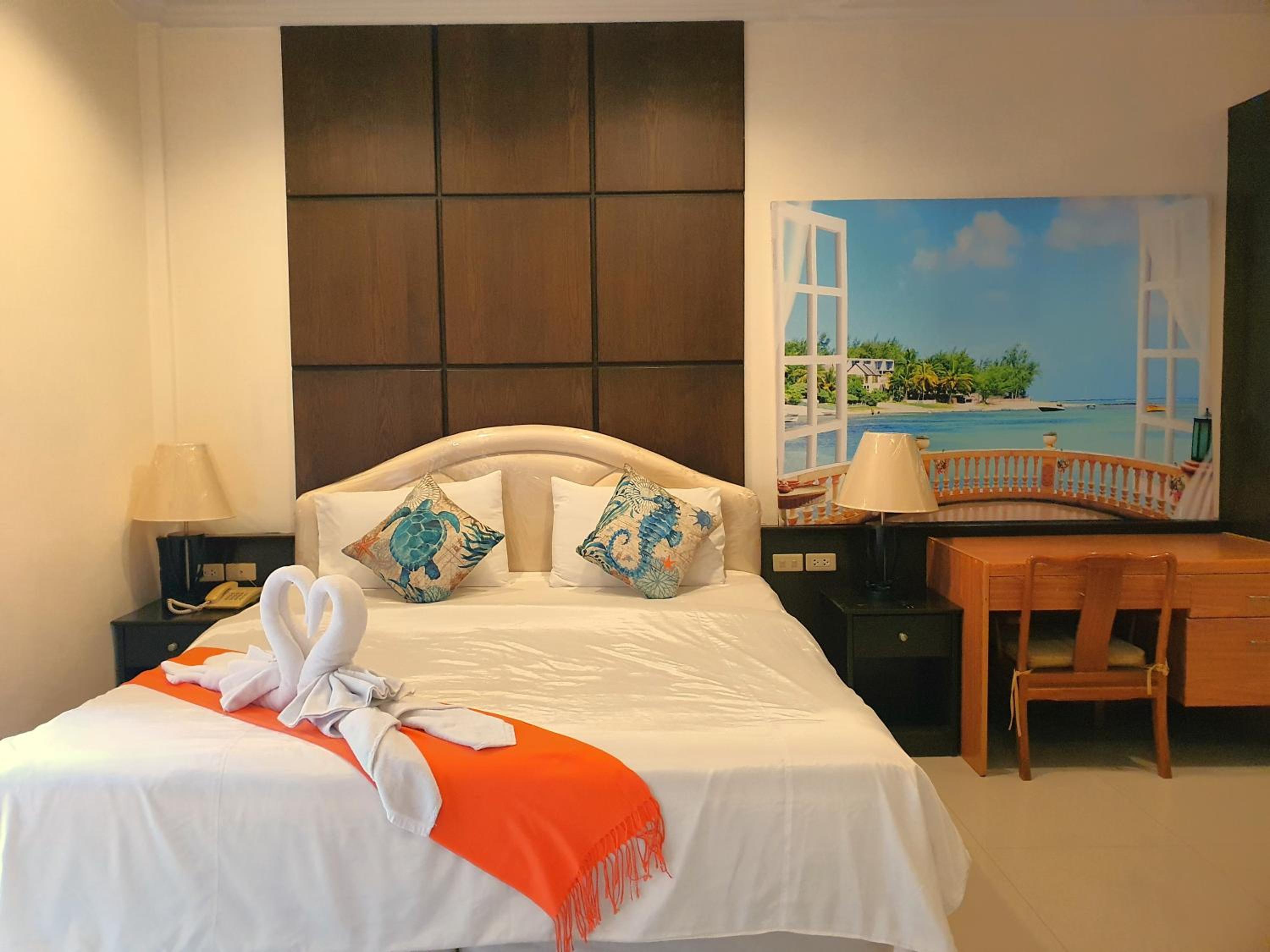 Deluxe Double Room - Photo 7
