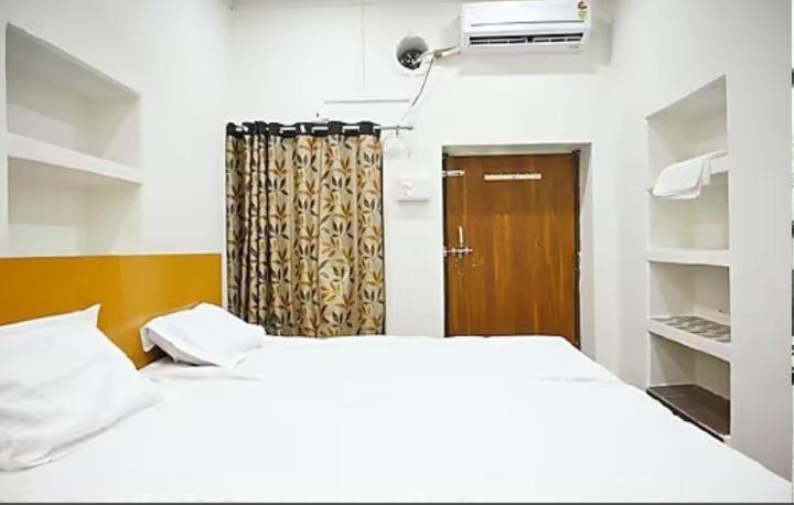 Budget Double Room - Photo 1