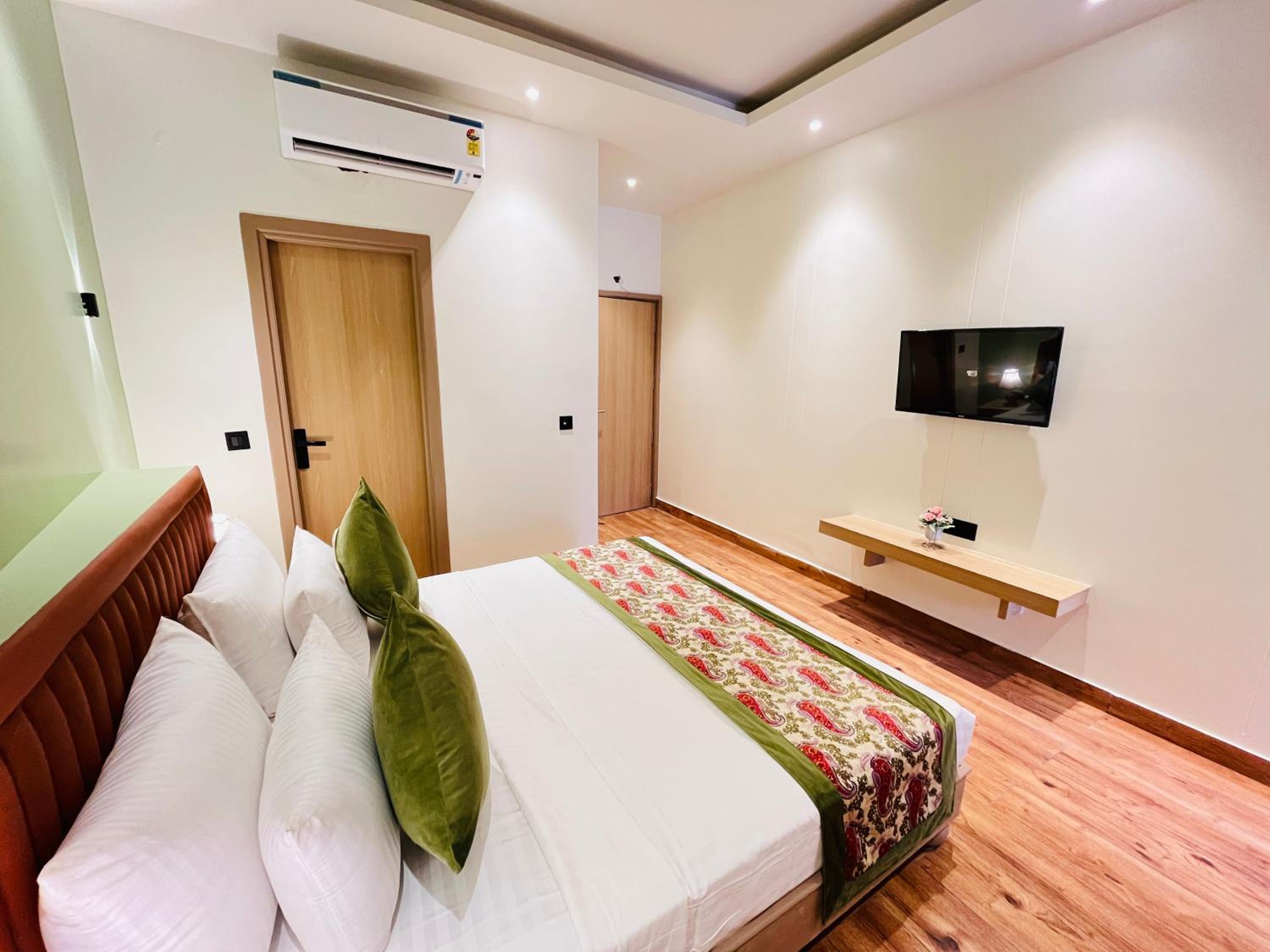 Economy Double Room photo 3