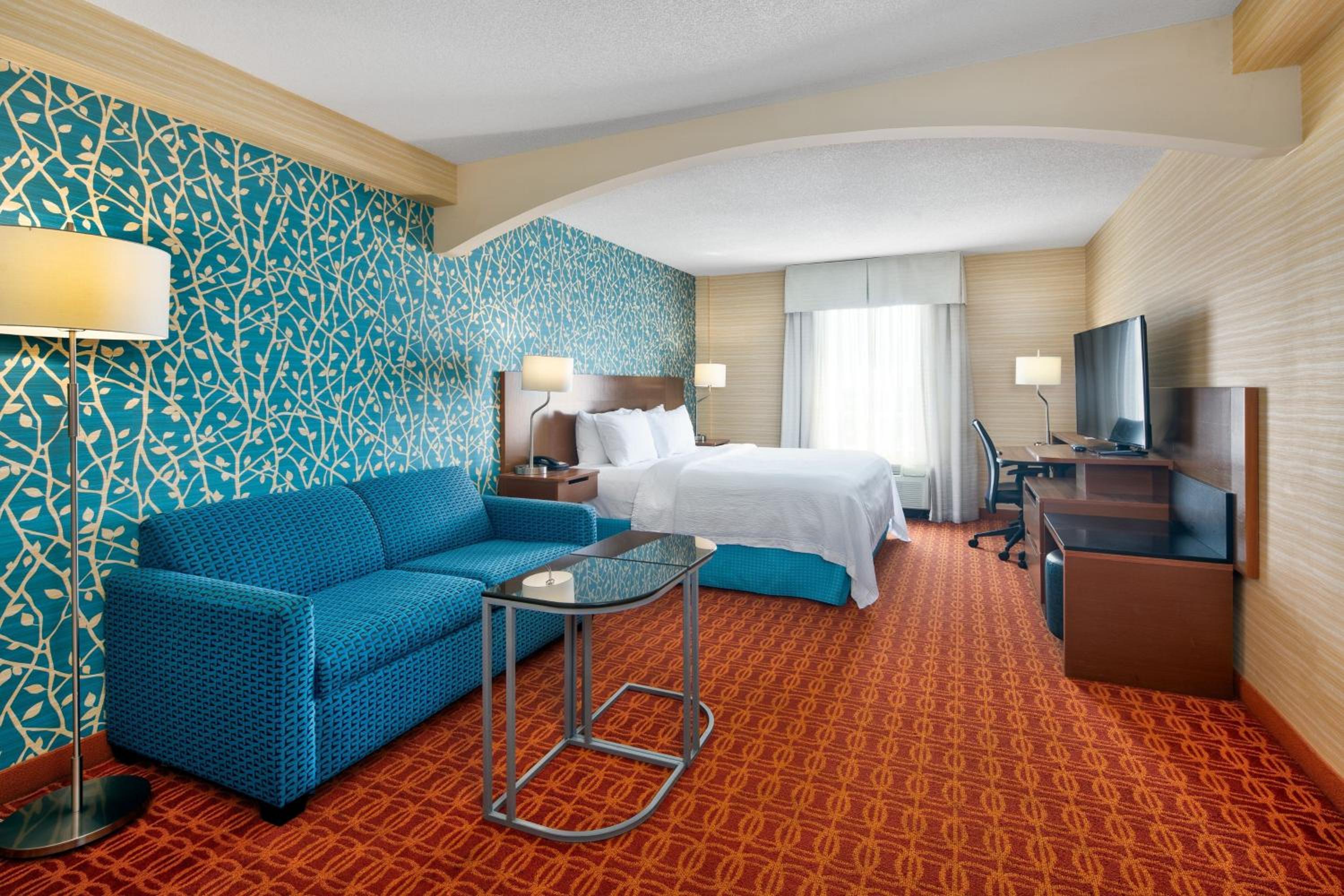 King Room with Bathtub, Roll-In Shower and Sofa Bed - Mobility Access/Hearing Accessible