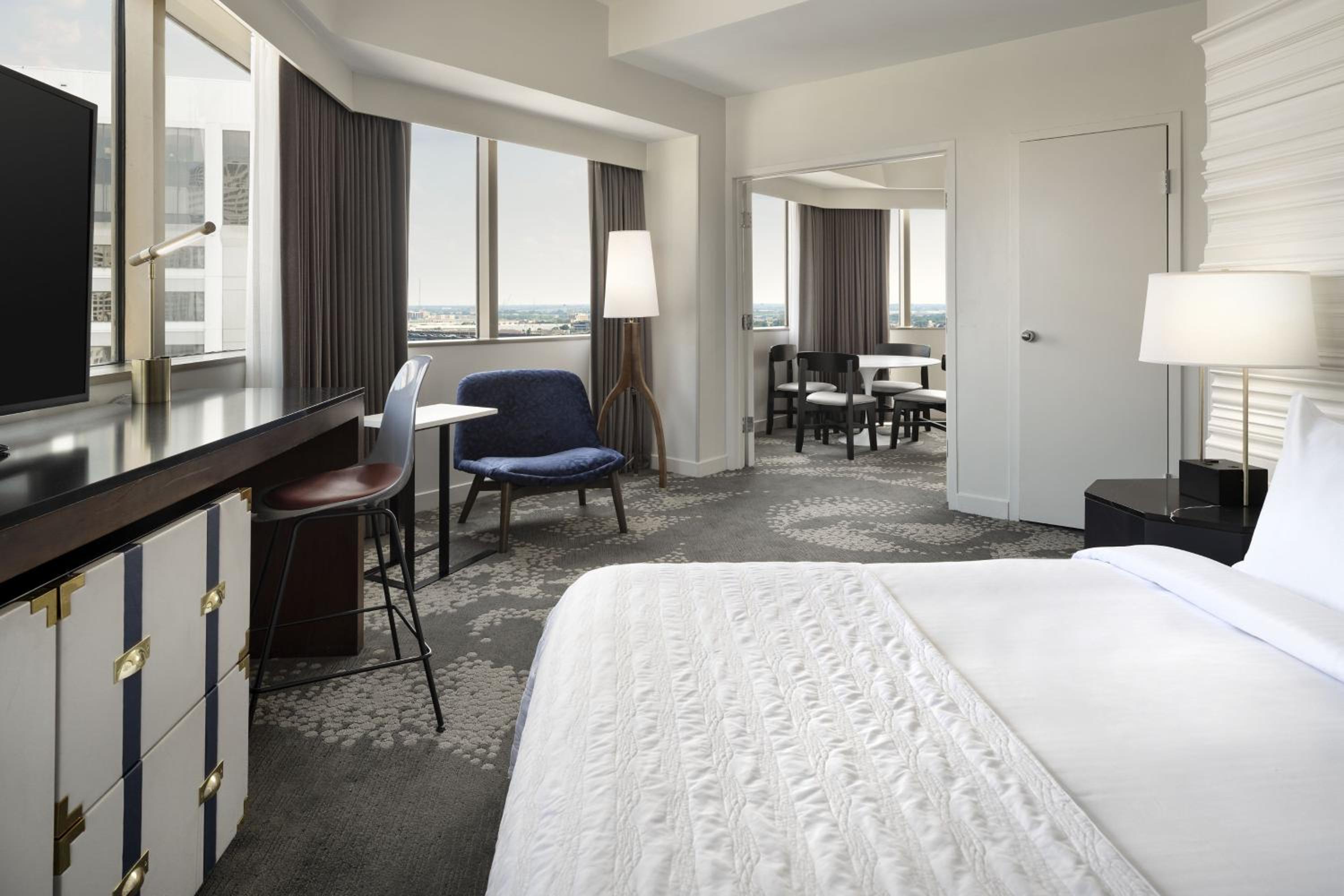 Luxury Suite, 1 Bedroom Suite, 1 King - Photo 6