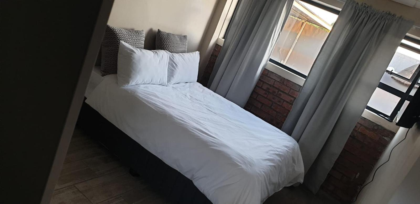 Budget Double Room - Photo 1