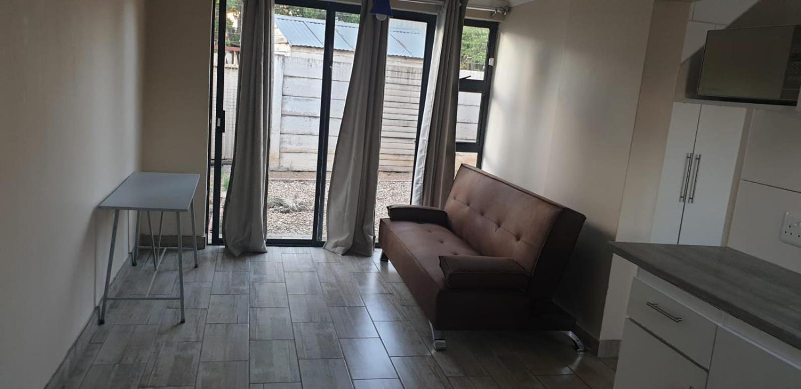 Budget Double Room - Photo 4
