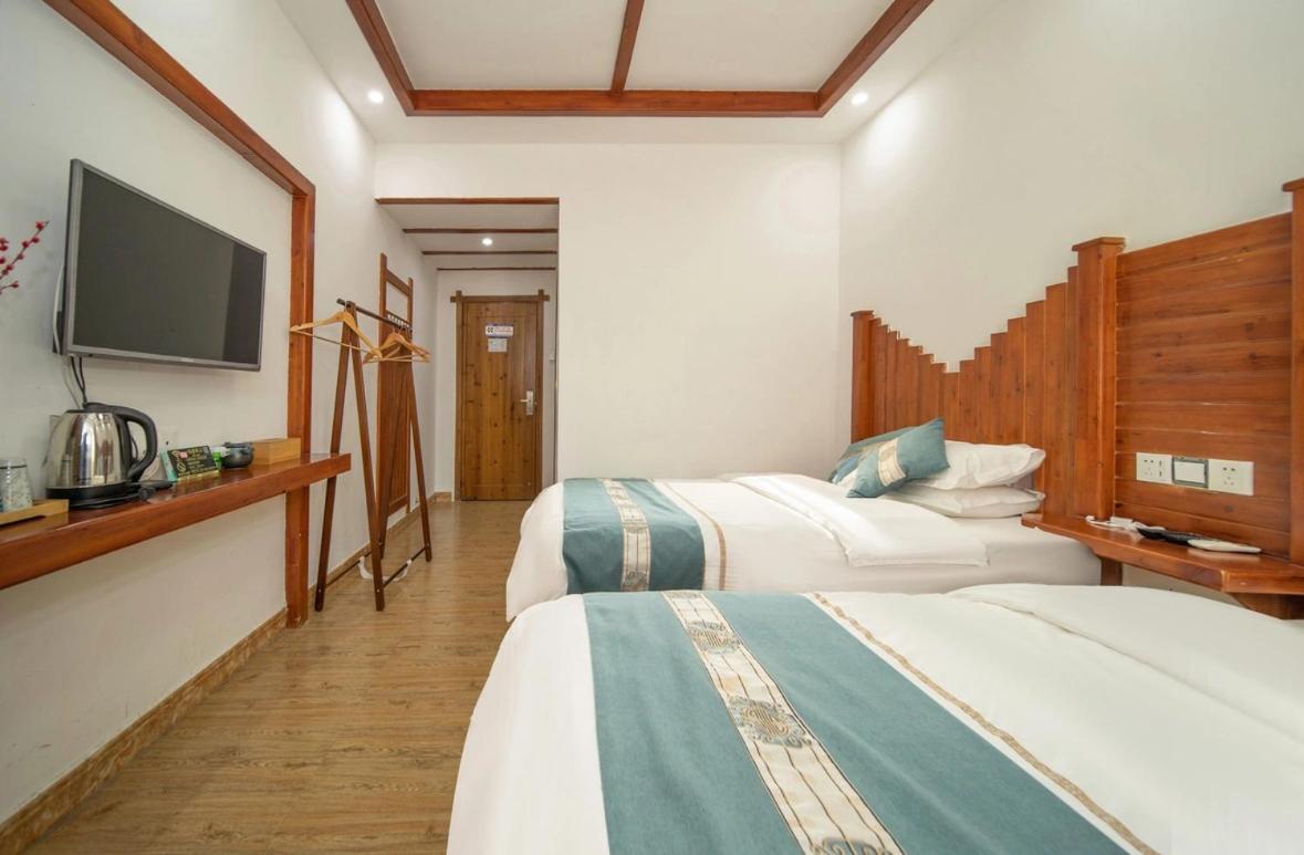 Twin Room with Private Bathroom photo 3