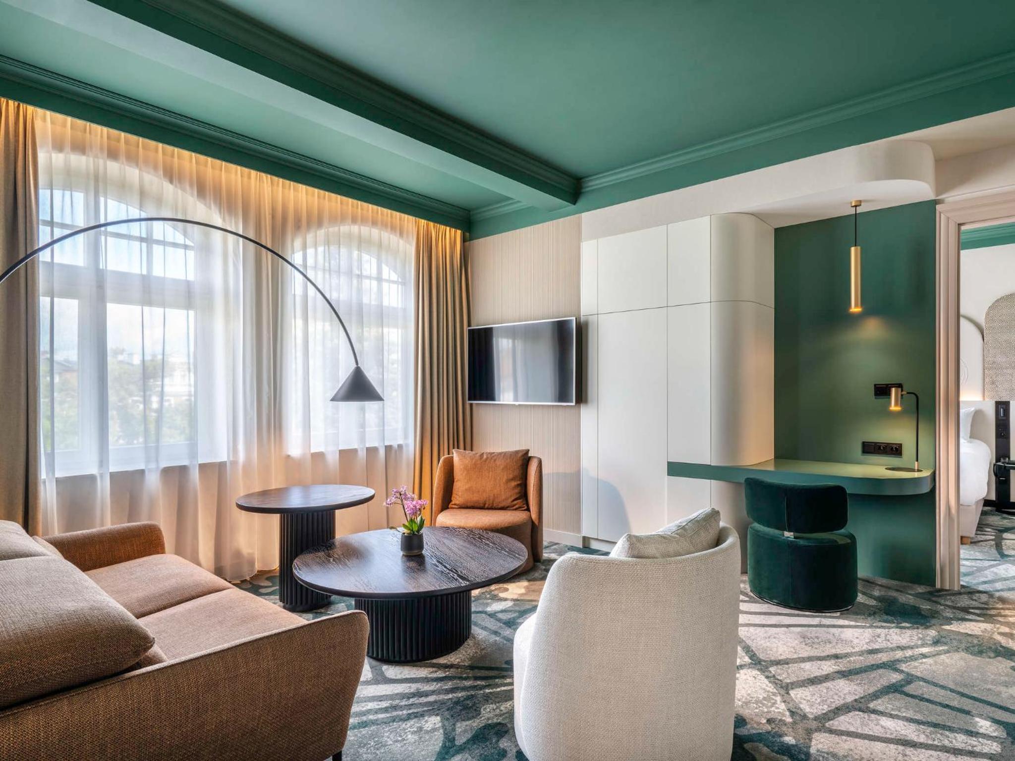 Executive Suite with King Bed and Sofa - Photo 1