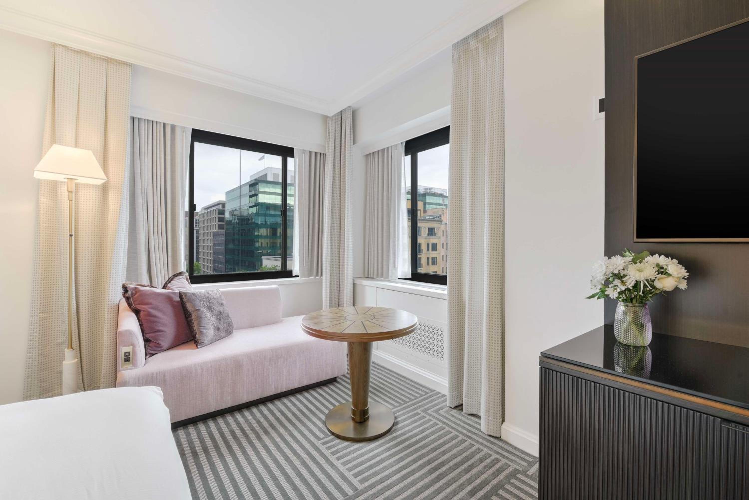 Double Room with Two Double Beds - City View - Photo 1