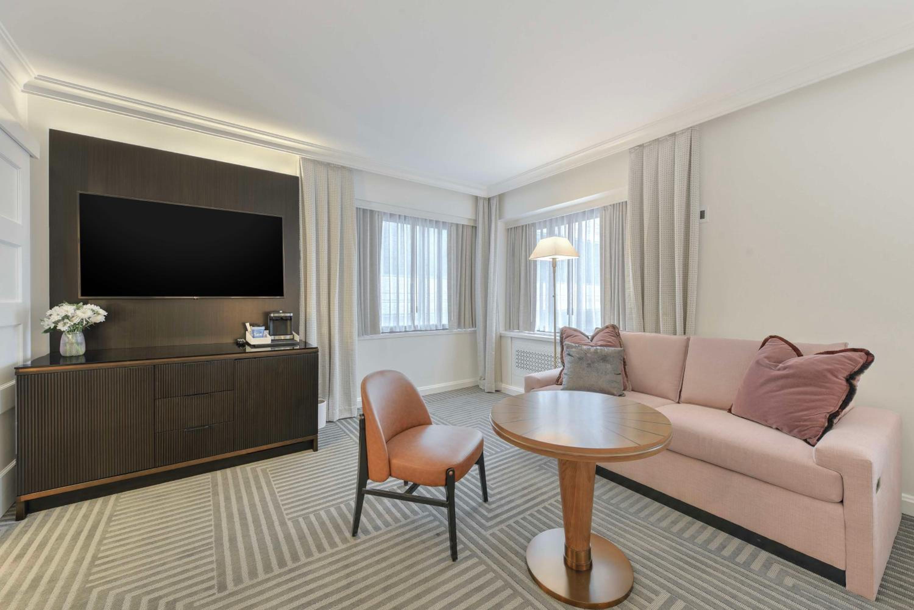 Deluxe Room with Two Double Beds - Photo 1