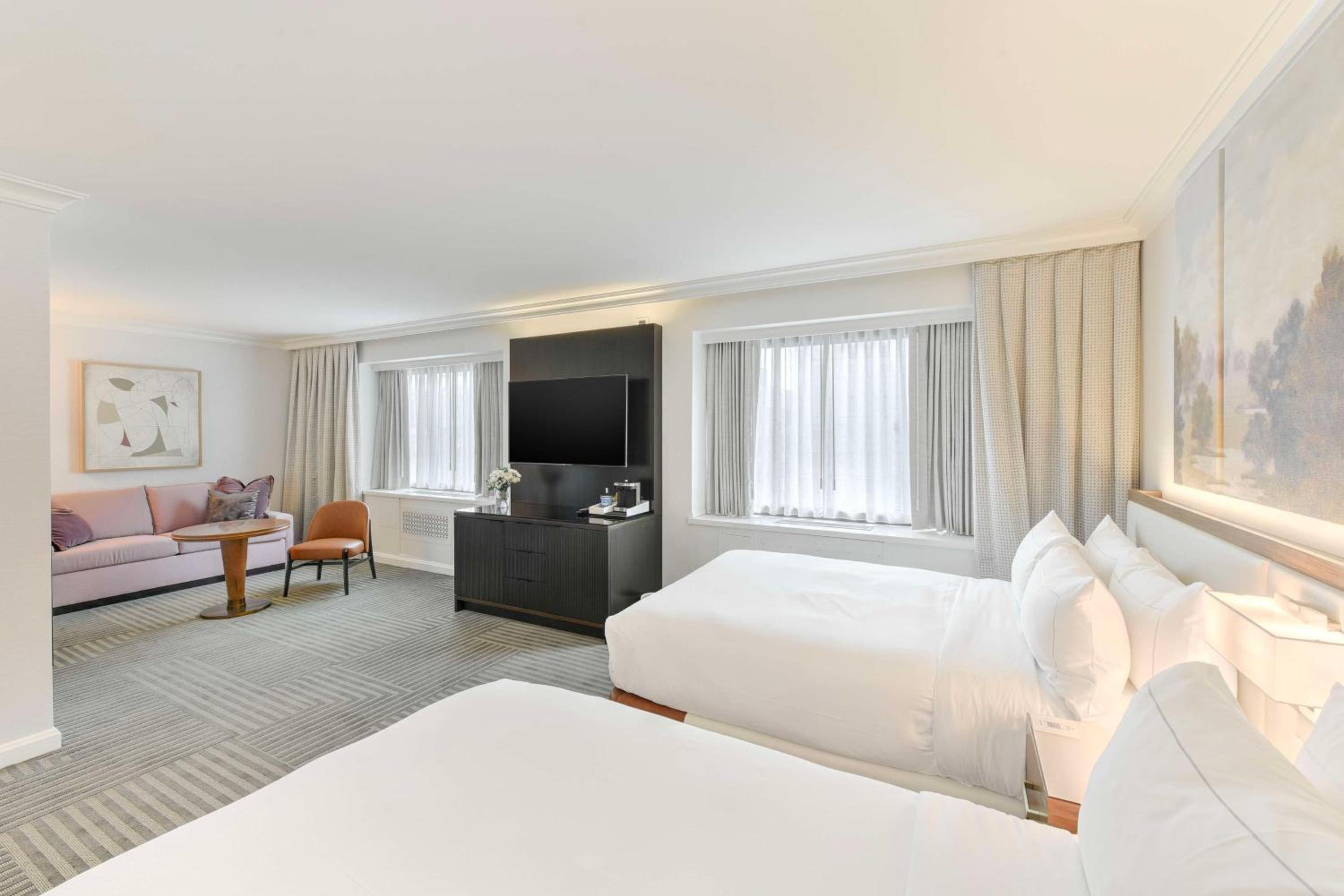 Double Deluxe Queen Room - Photo 1