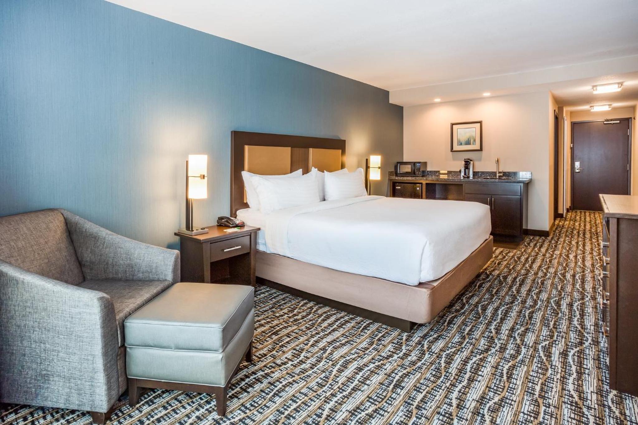 Standard King Room - Photo 2
