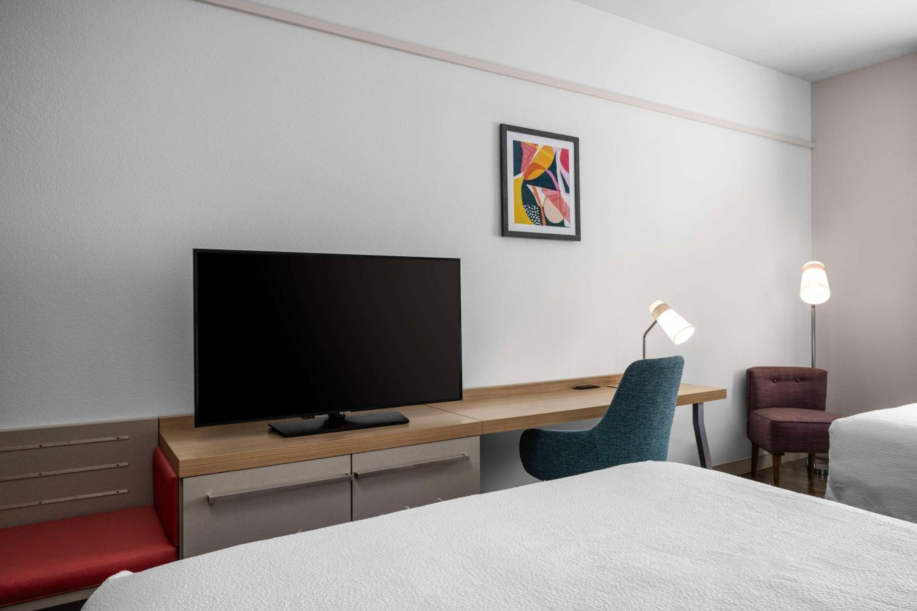Queen Room with Two Queen Beds - Photo 1