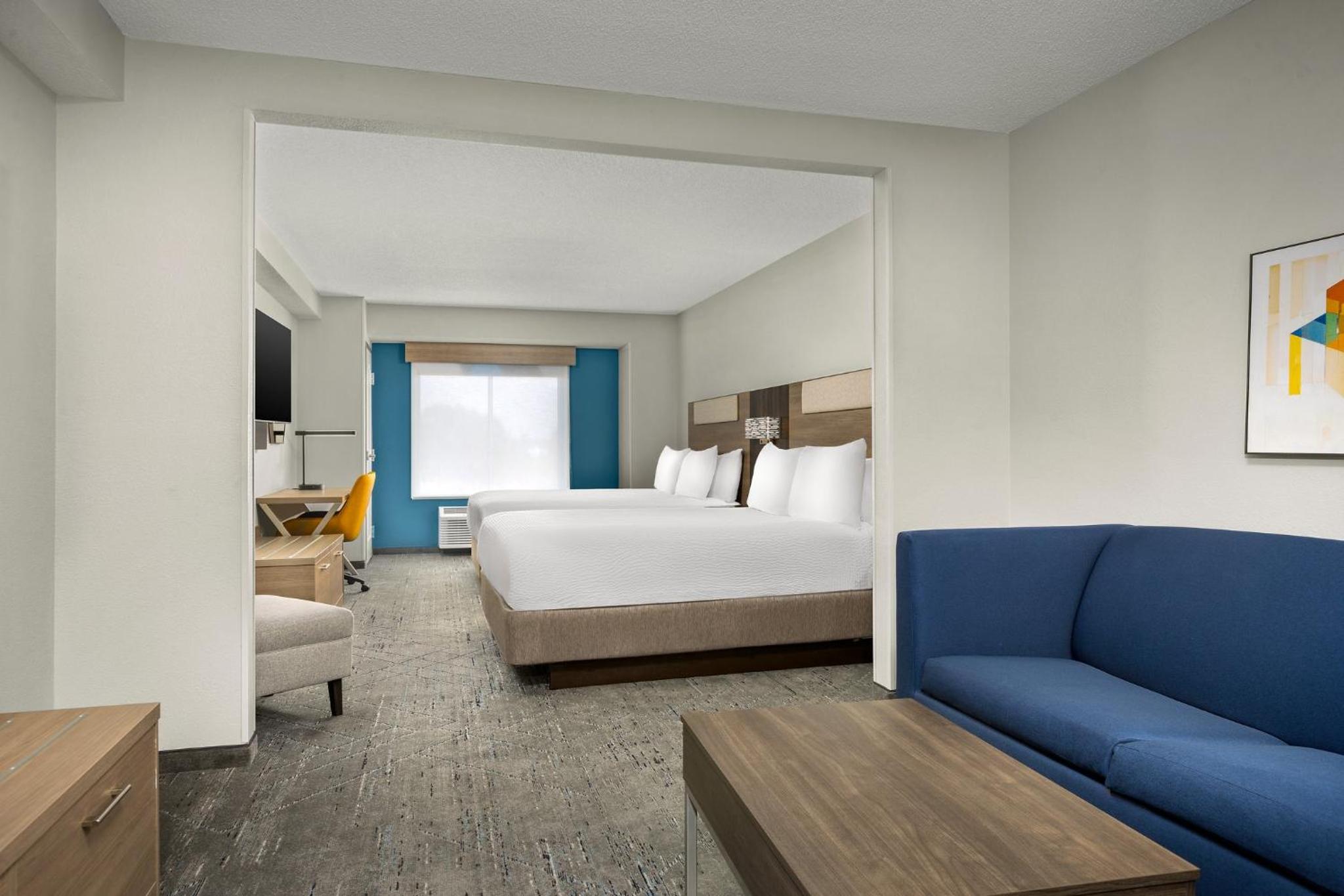 Suite with Two Queen Beds - Photo 2